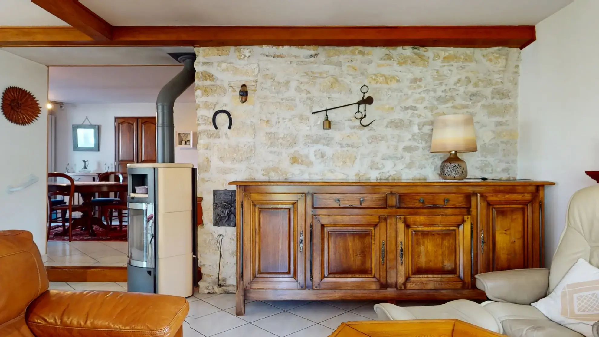 Charmante maison familiale de 131 m² à Dole avec grand terrain et dépendances 