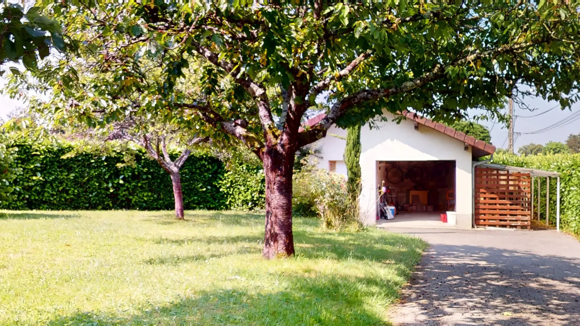 Charmante maison familiale de 131 m² à Dole avec grand terrain et dépendances 