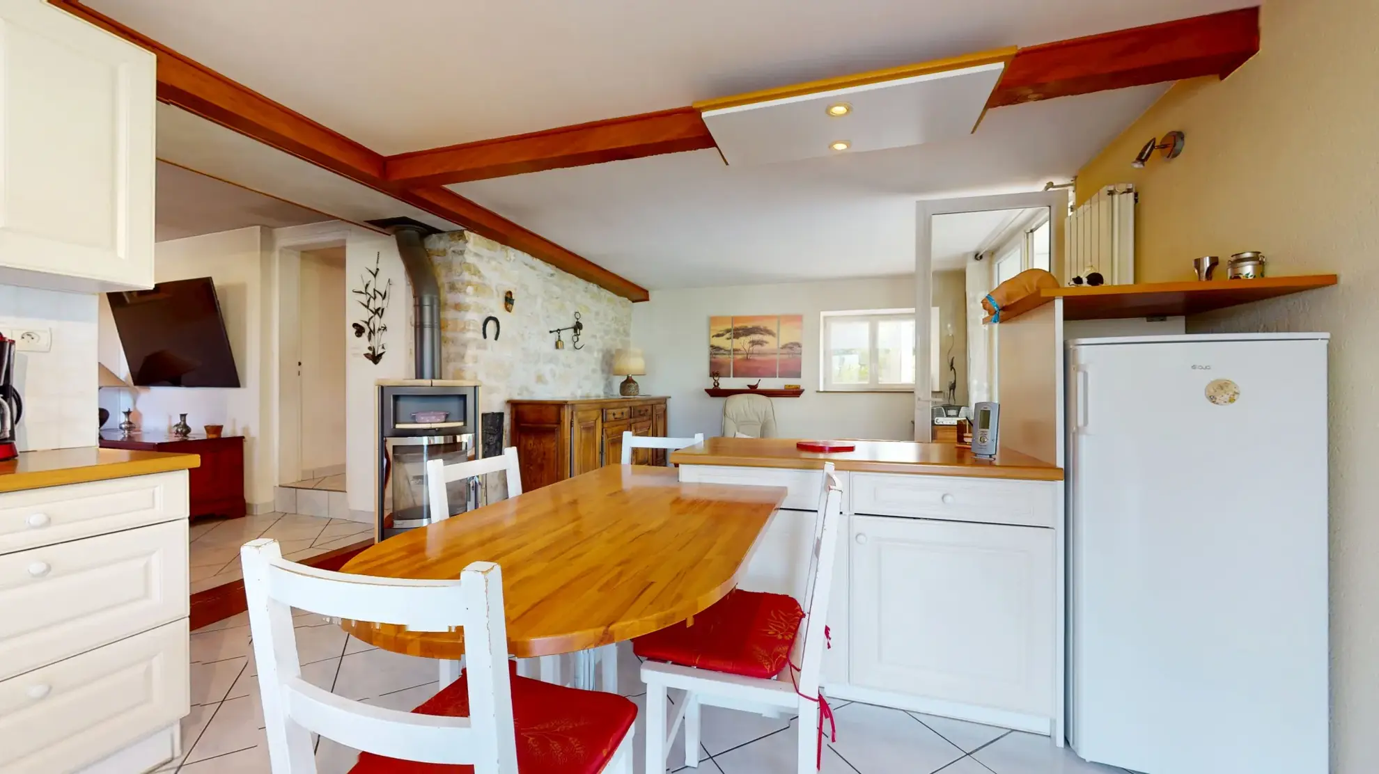 Charmante maison familiale de 131 m² à Dole avec grand terrain et dépendances 