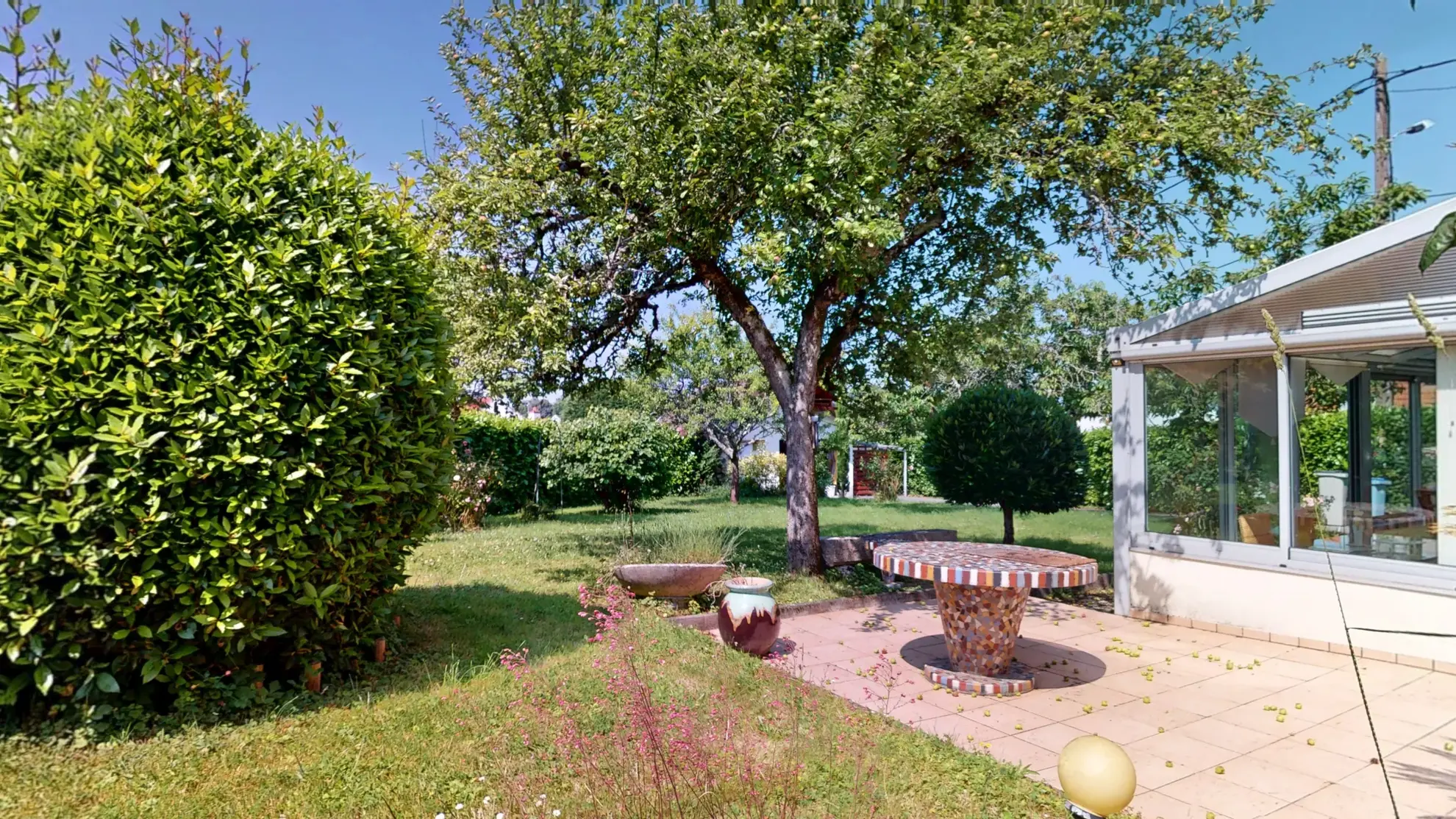 Charmante maison familiale de 131 m² à Dole avec grand terrain et dépendances 