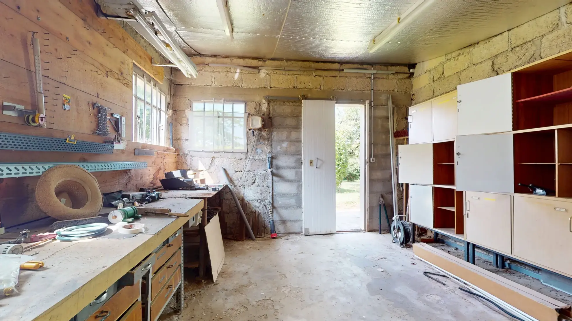 Charmante maison familiale de 131 m² à Dole avec grand terrain et dépendances 