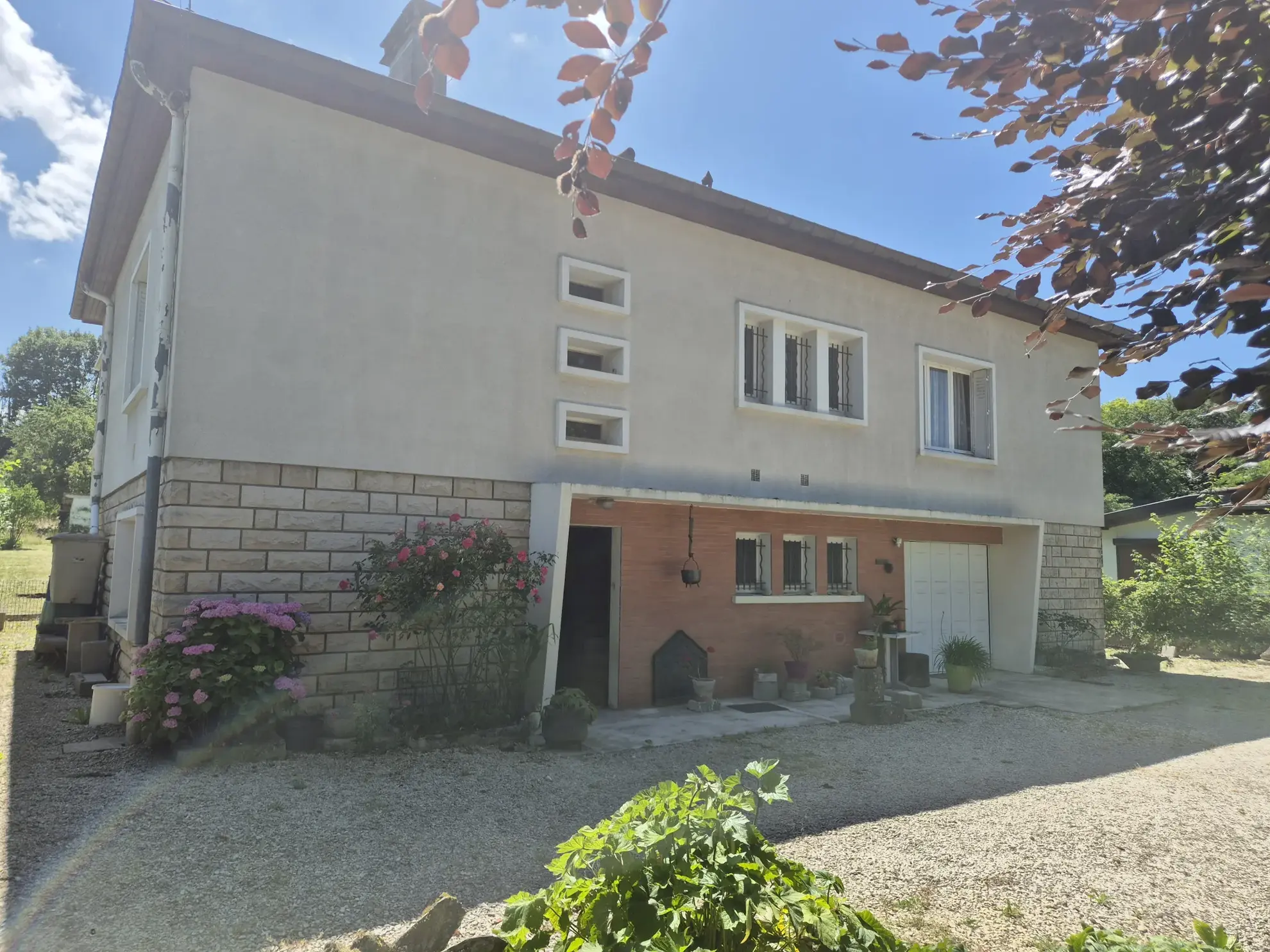 Maison 4 chambres avec jardin et sous-sol à Roches-sur-Marne