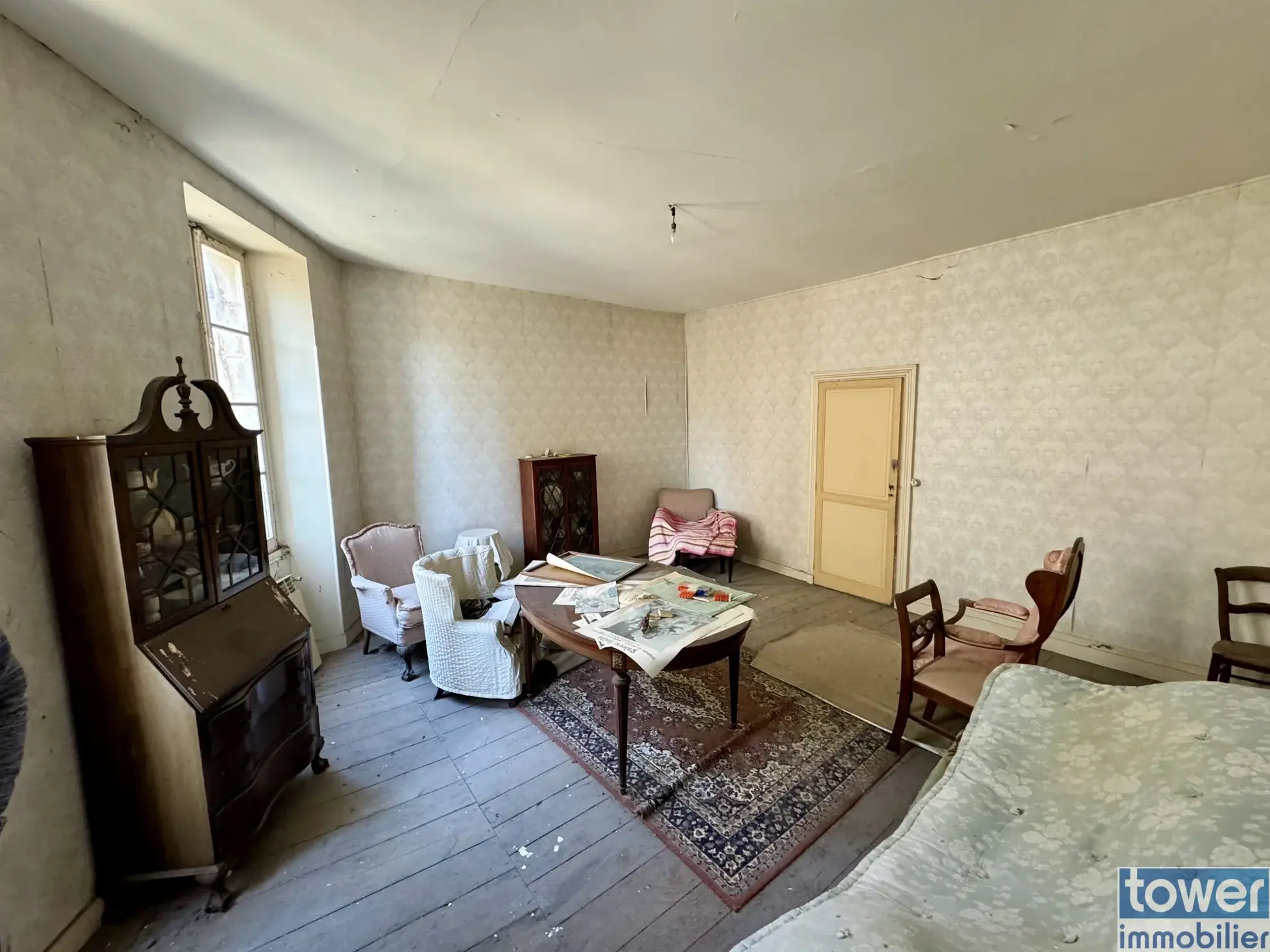 Immeuble à rénover à Bazas avec potentiel commercial exceptionnel 