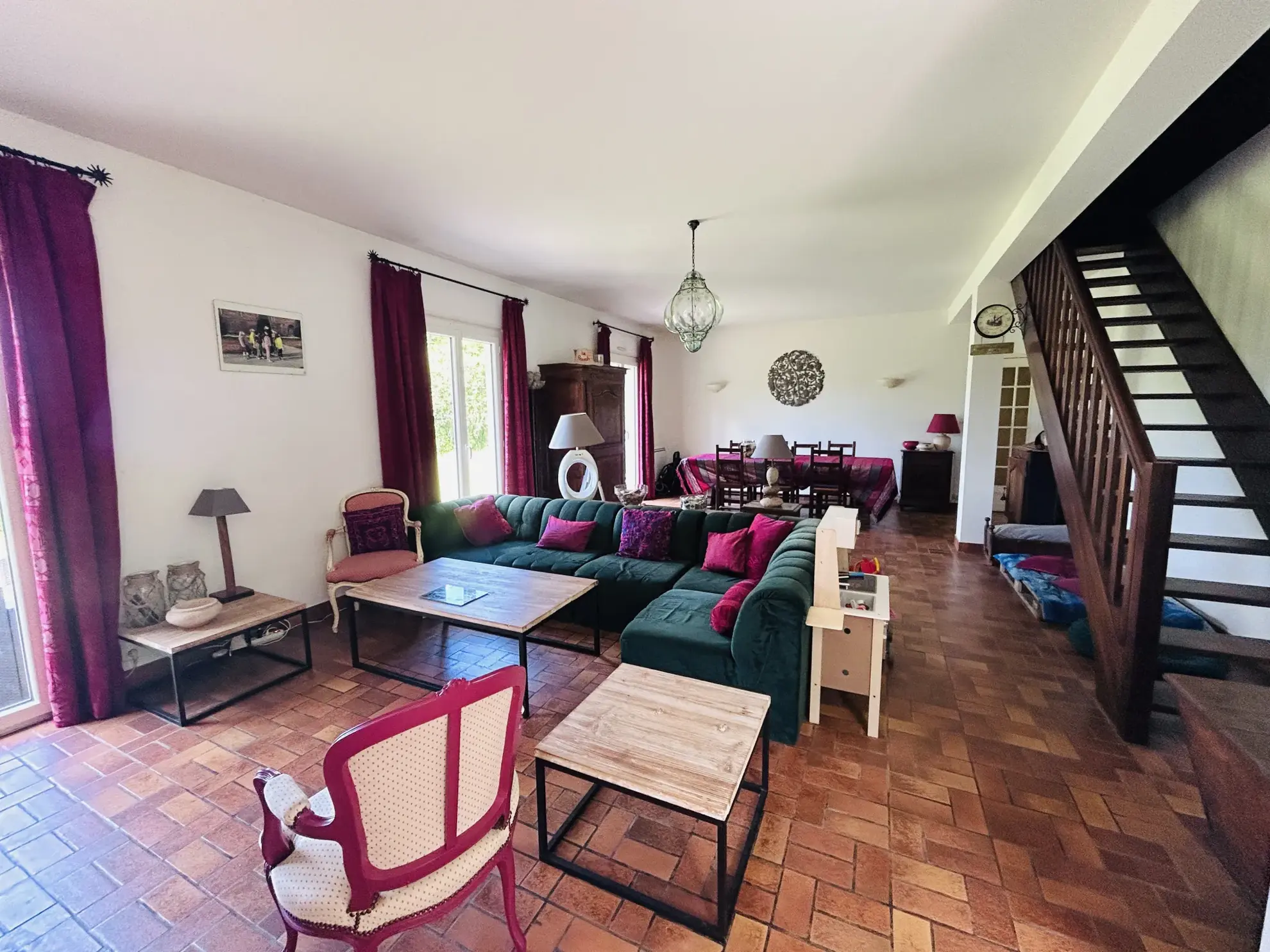 Belle maison avec piscine et Vue dégagée à Darazac 