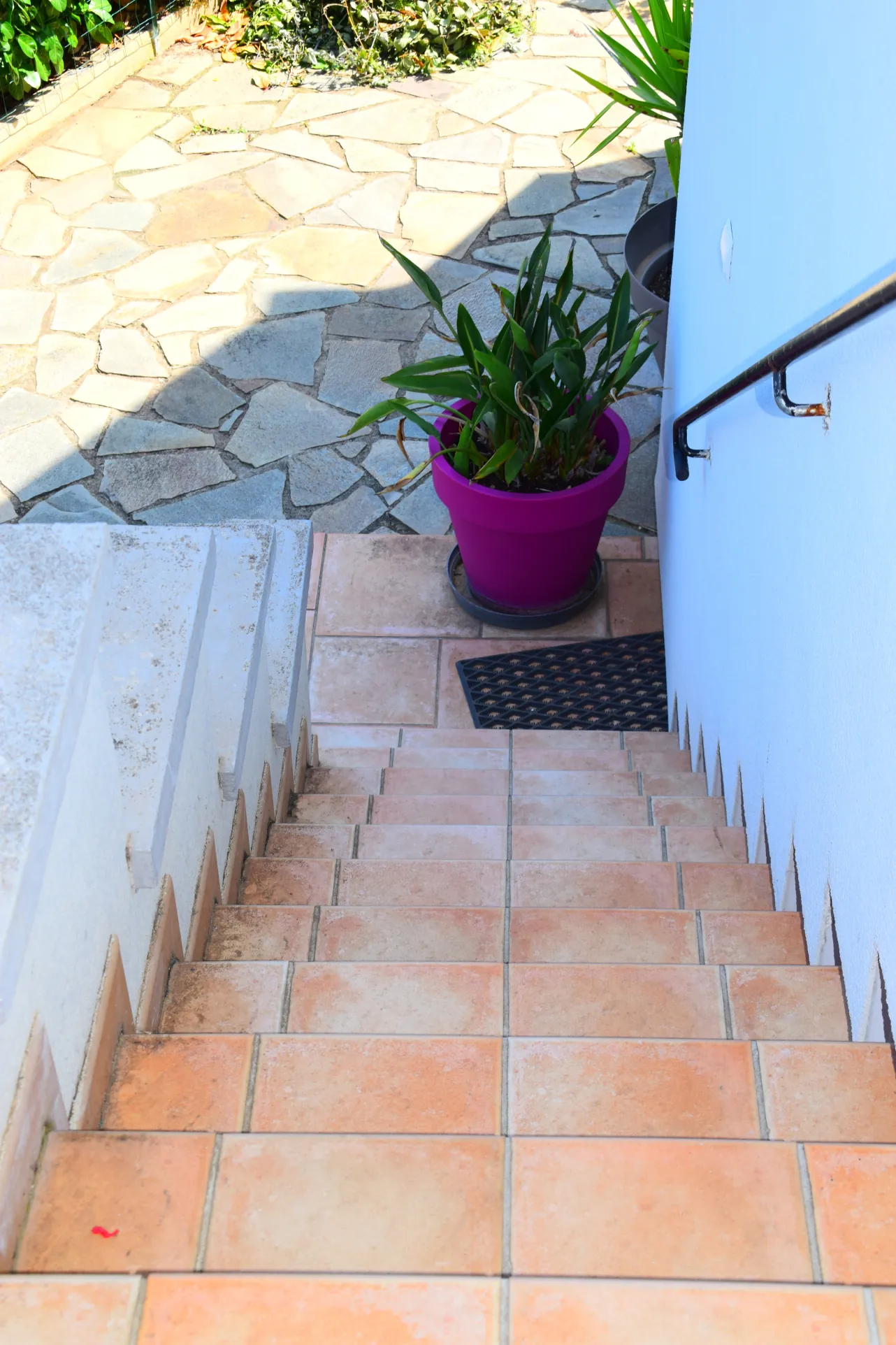 Maison rénovée de 150 m² à Aubenas avec jardin sans vis-à-vis et garage 