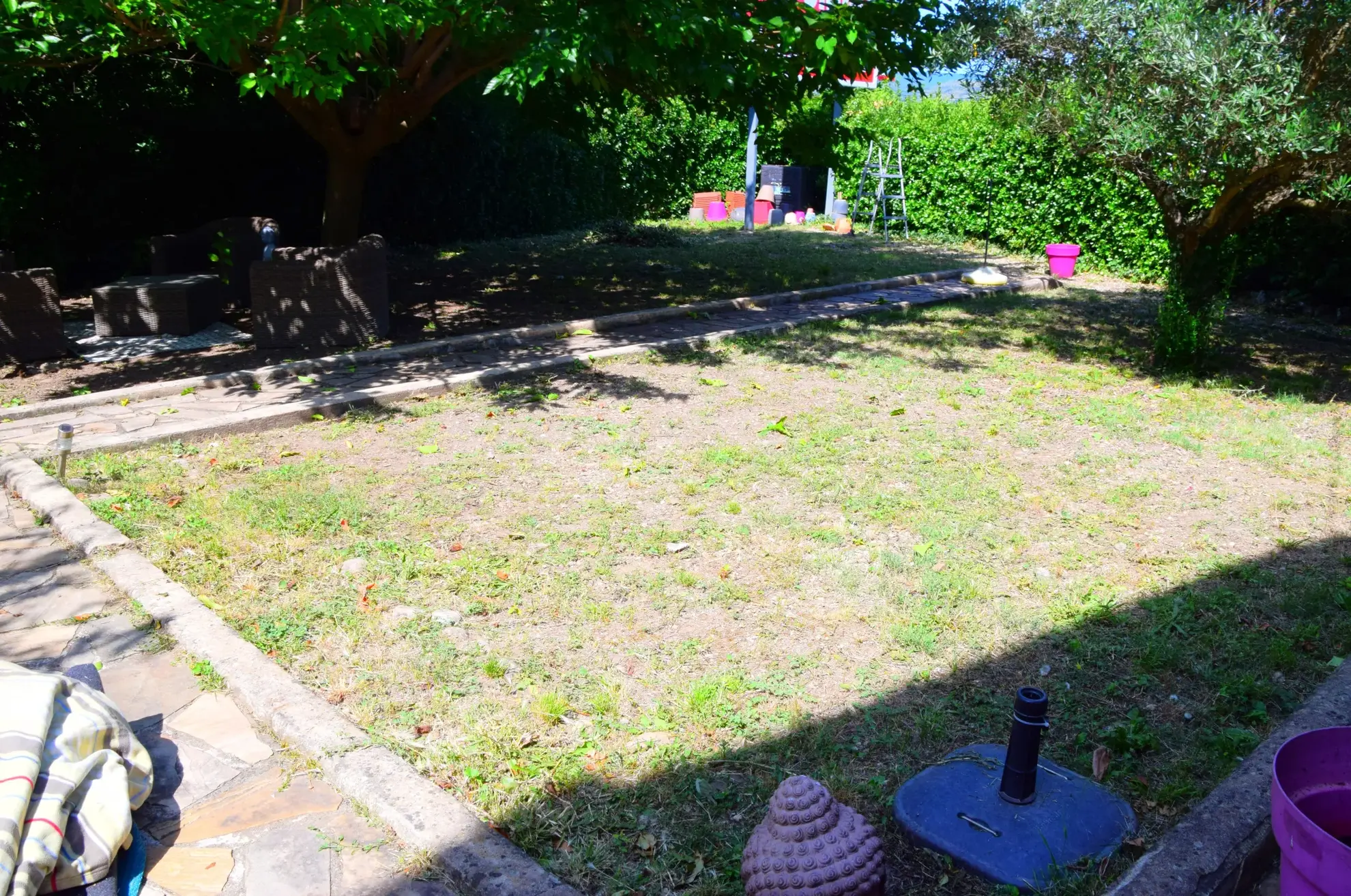 Maison rénovée de 150 m² à Aubenas avec jardin sans vis-à-vis et garage 