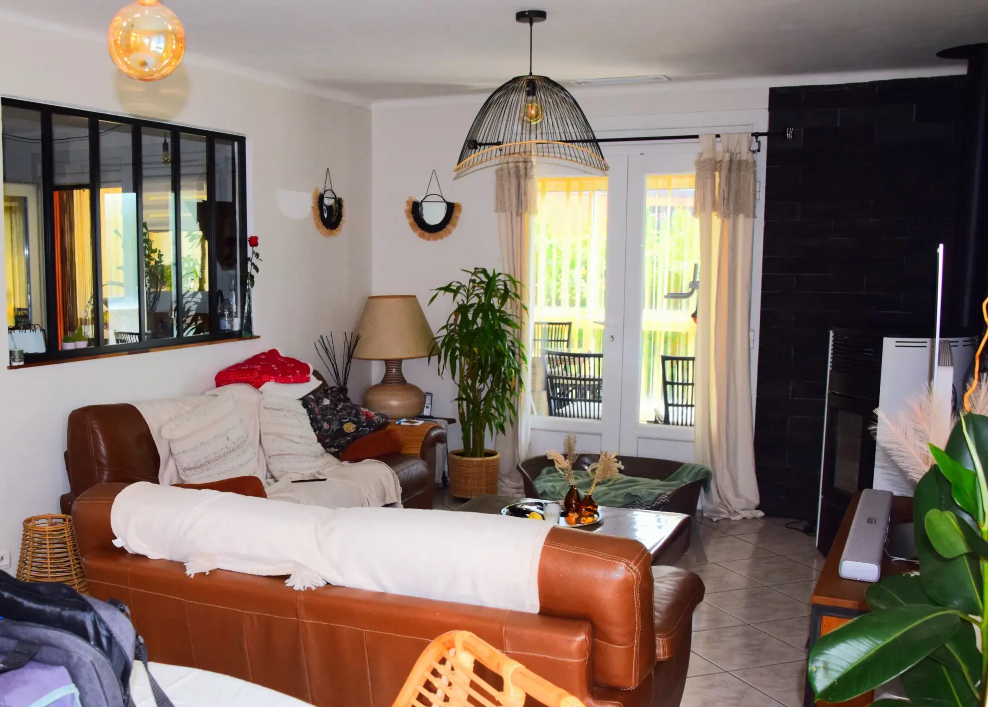 Maison rénovée de 150 m² à Aubenas avec jardin sans vis-à-vis et garage 