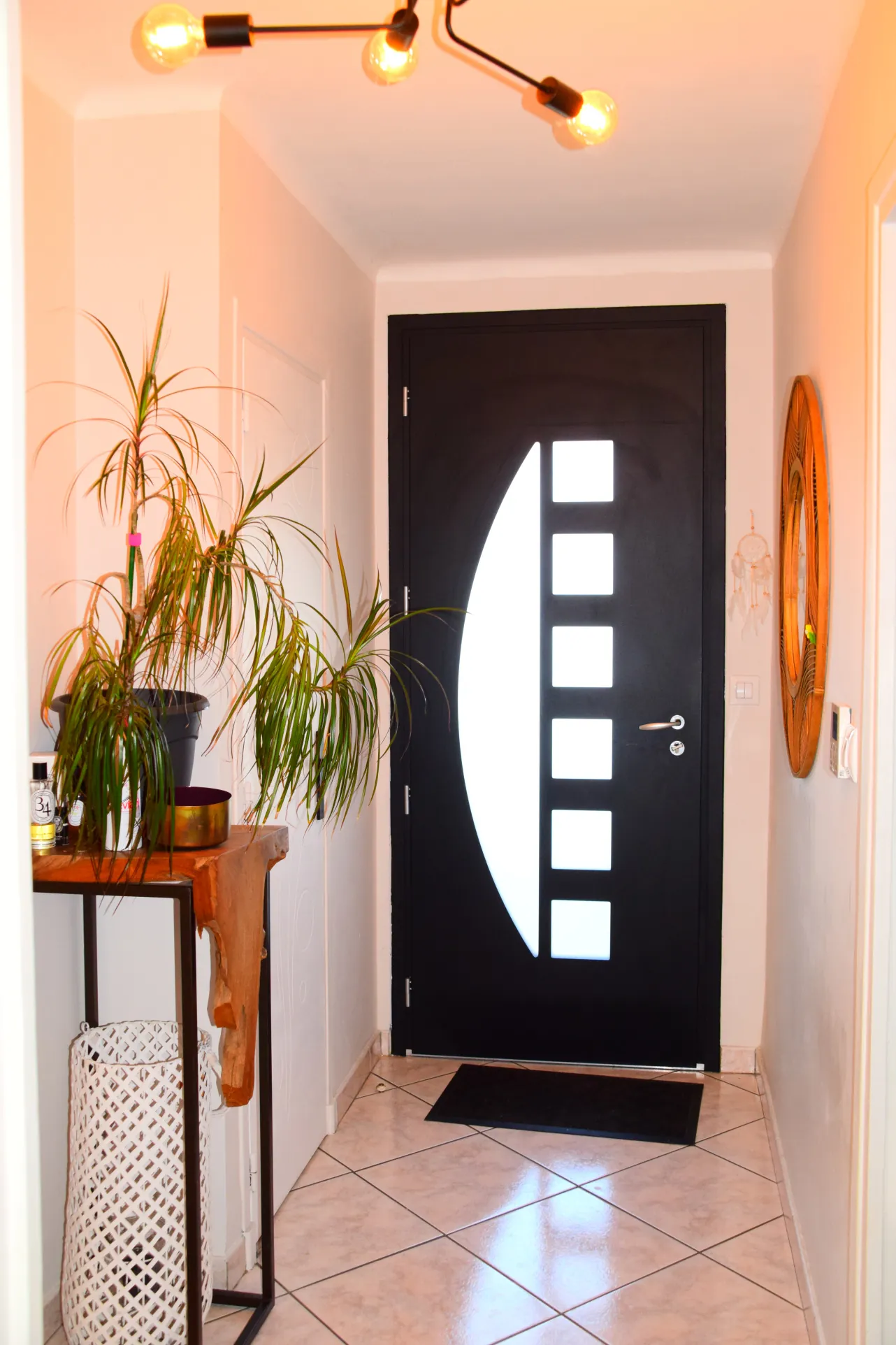 Maison rénovée de 150 m² à Aubenas avec jardin sans vis-à-vis et garage 