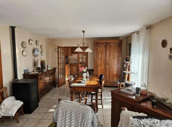 Villa F4 à vendre à Saint-Médard-En-Jalles avec garage et terrain 634m² 