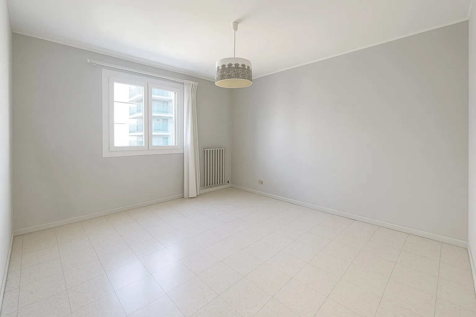 Appartement 2 pièces avec balcon à Nice proche marché Saint Roch 