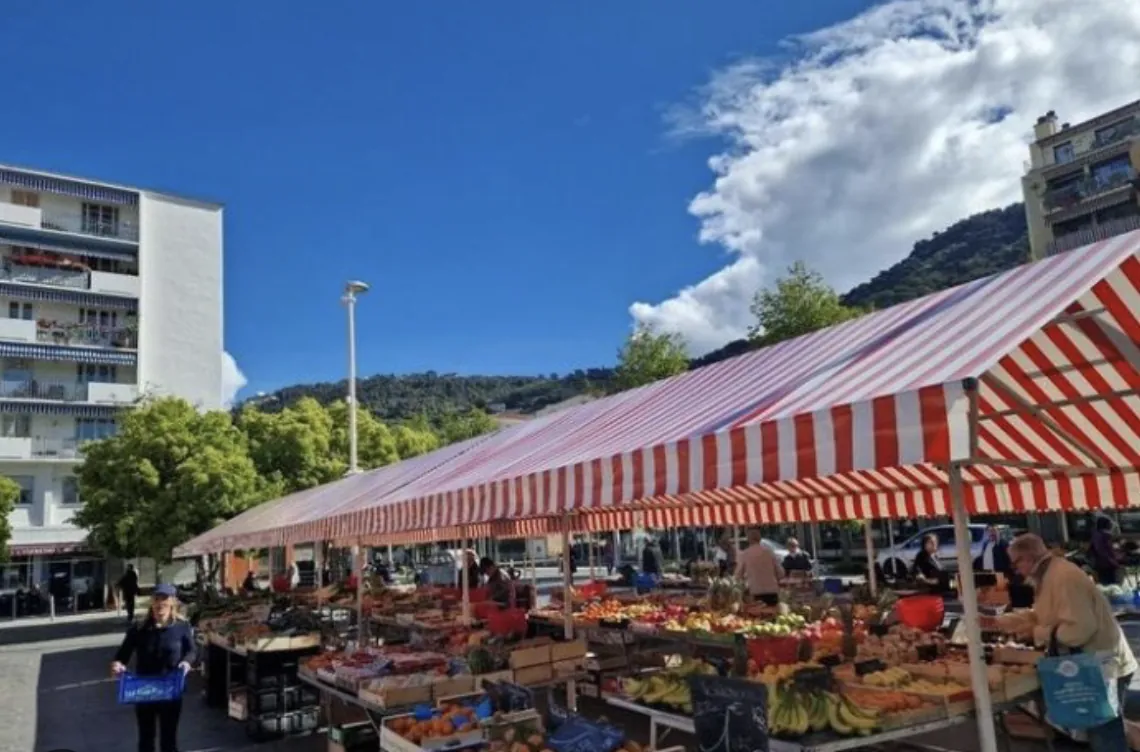 Appartement 2 pièces avec balcon à Nice proche marché Saint Roch 