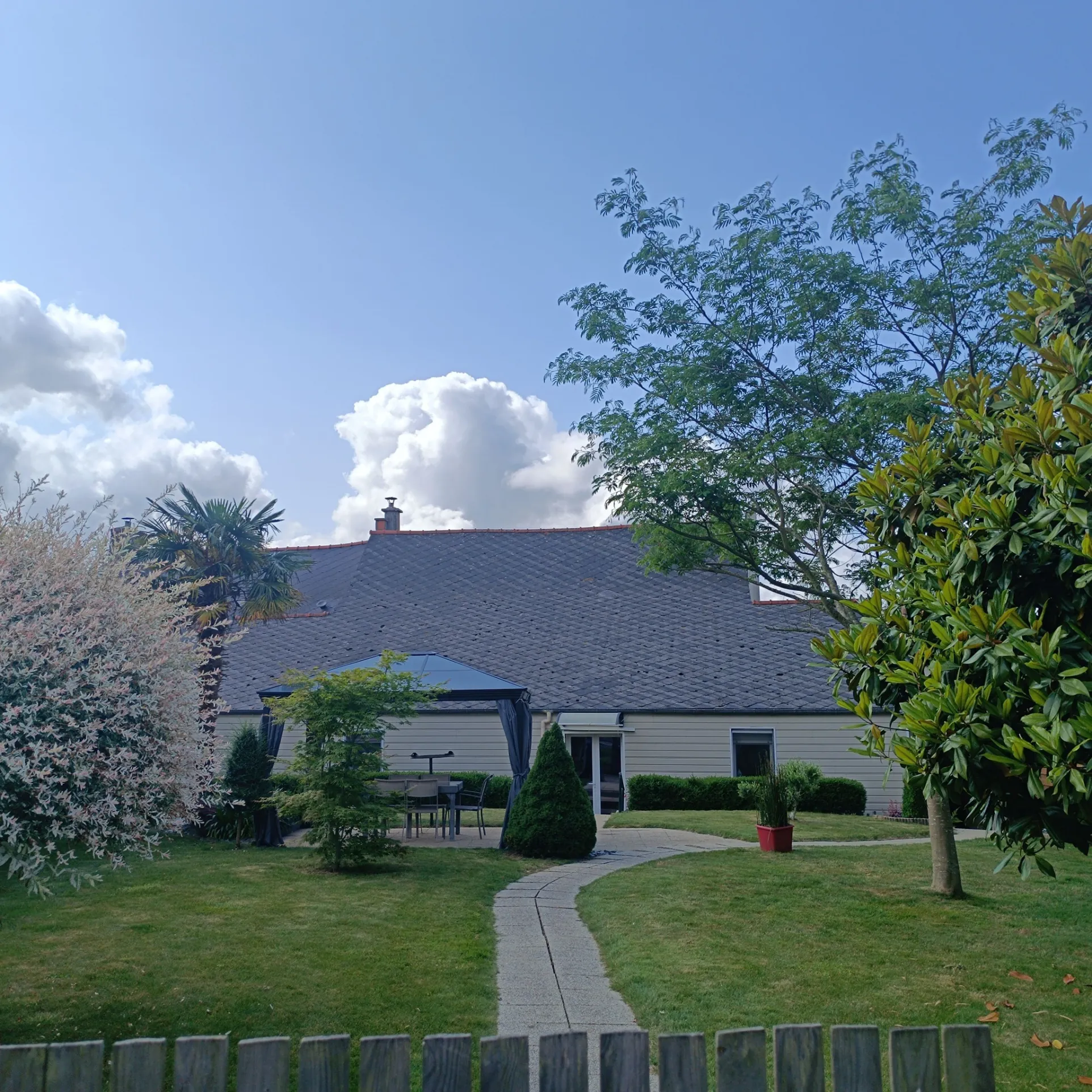 Belle maison avec 4 chambres, jardin privé à Evriguet, proximité Ploermel et Rennes 