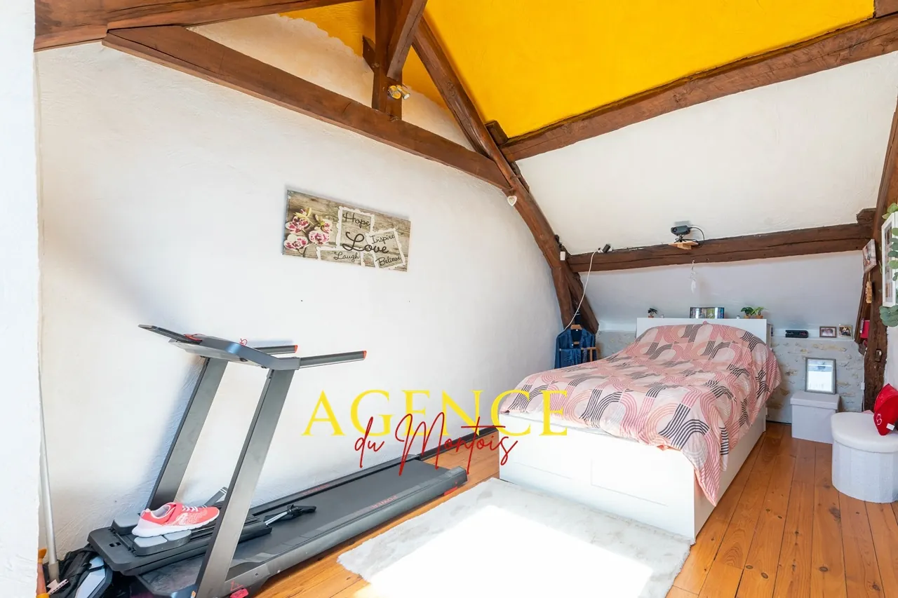 Charmante ferme en pierres avec piscine à Donnemarie-Dontilly, 5 chambres 