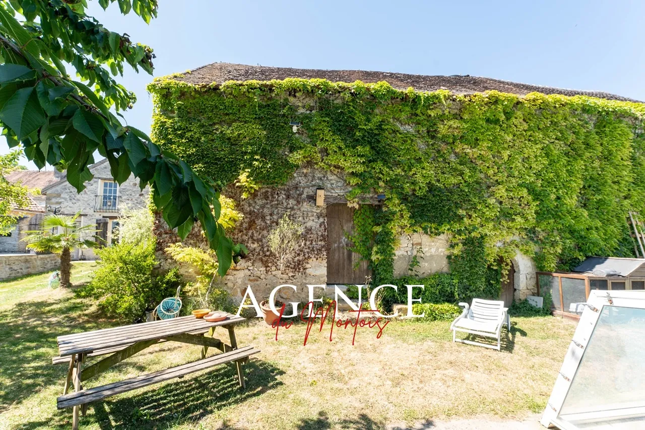 Charmante ferme en pierres avec piscine à Donnemarie-Dontilly, 5 chambres 