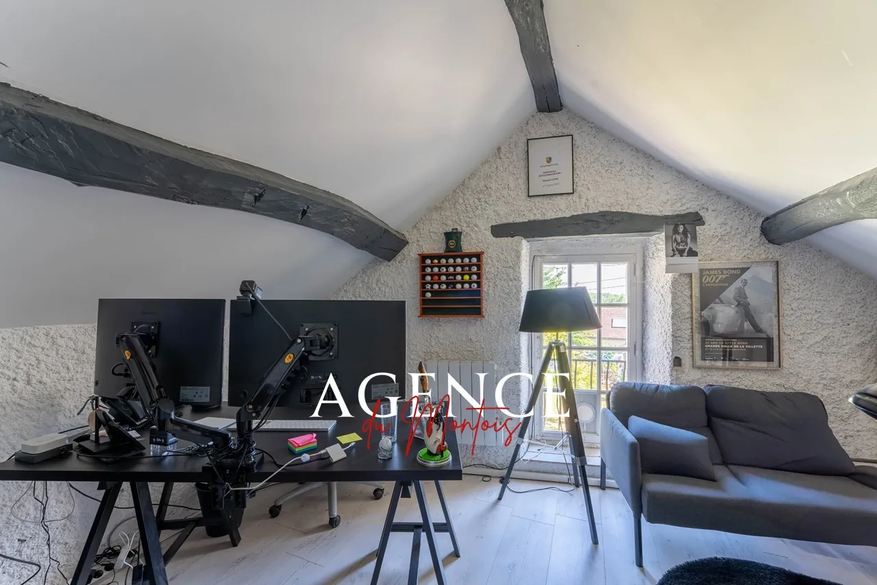 Charmante ferme en pierres avec piscine à Donnemarie-Dontilly, 5 chambres 