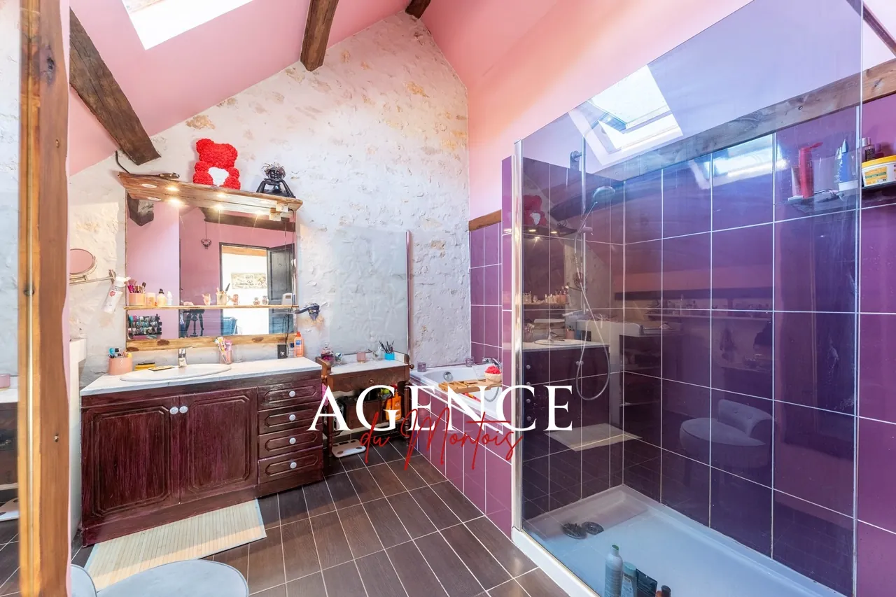 Charmante ferme en pierres avec piscine à Donnemarie-Dontilly, 5 chambres 