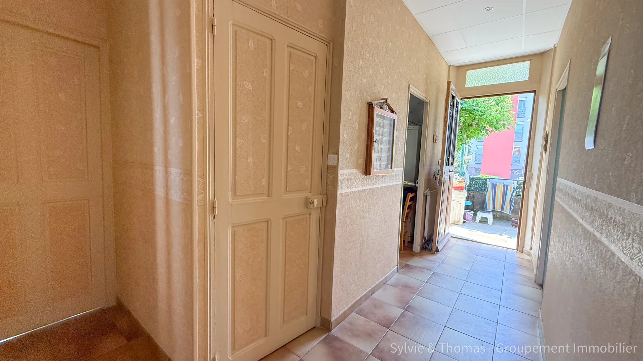 Charmante maison de ville avec terrasse et garage à Varreddes 