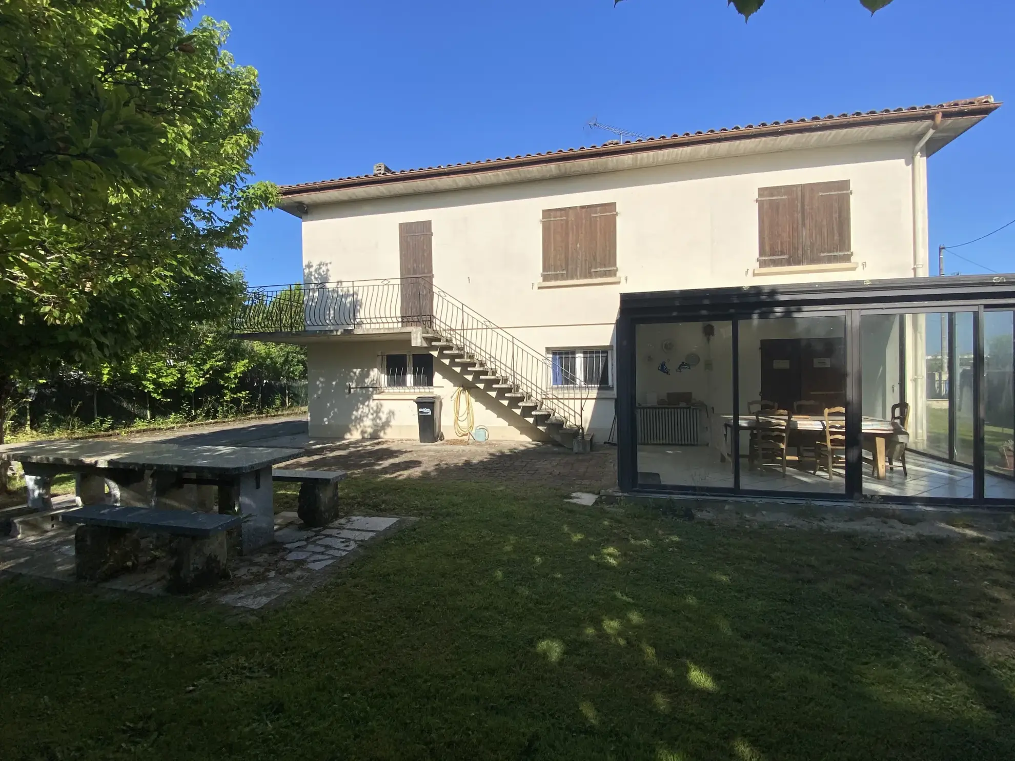 Maison 6 pièces à Toulenne de 189 m² à rafraîchir avec garage et balcon