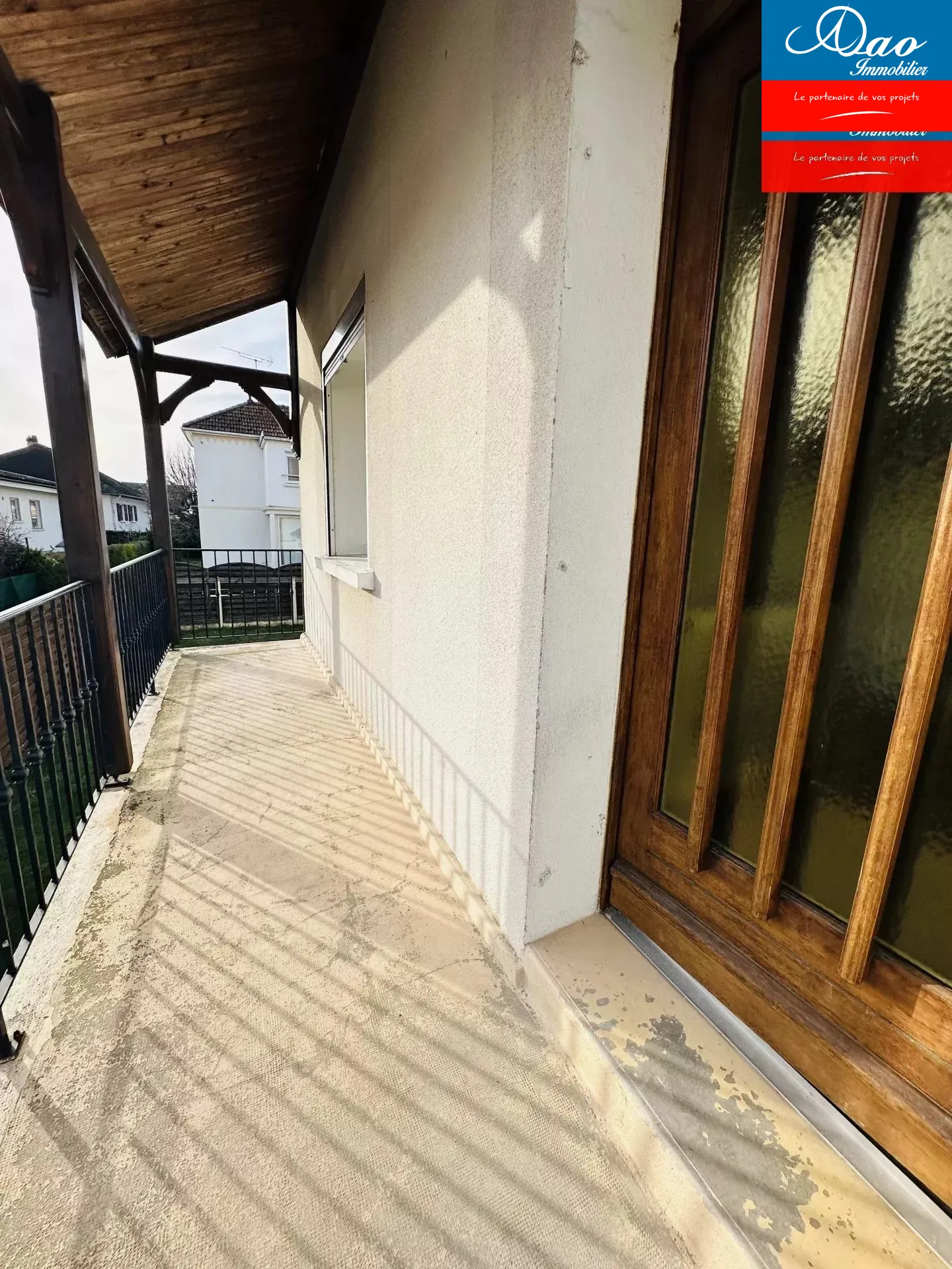 Maison familiale à Sainte Savine avec 4 chambres et dépendance 