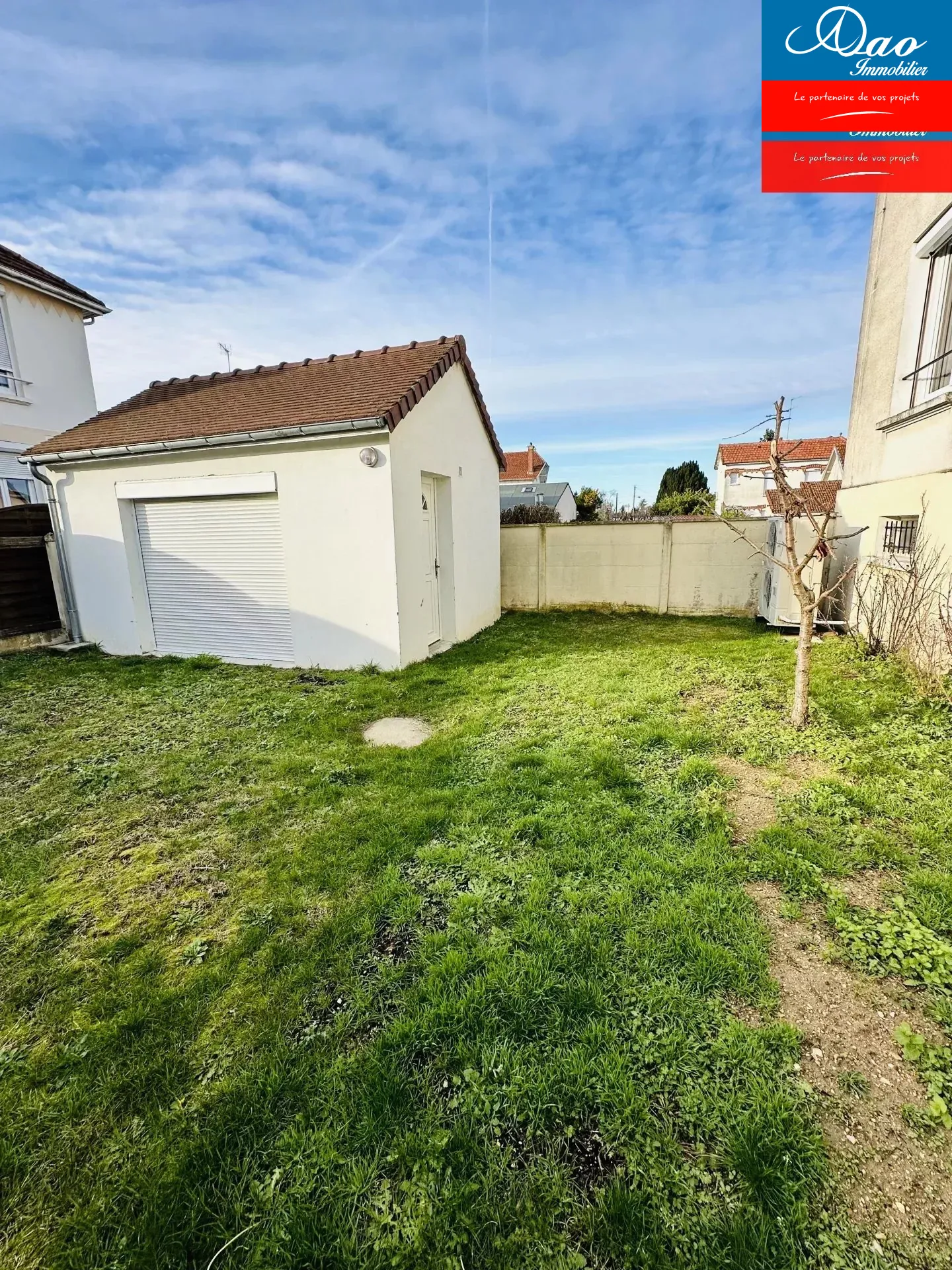 Maison familiale à Sainte Savine avec 4 chambres et dépendance 