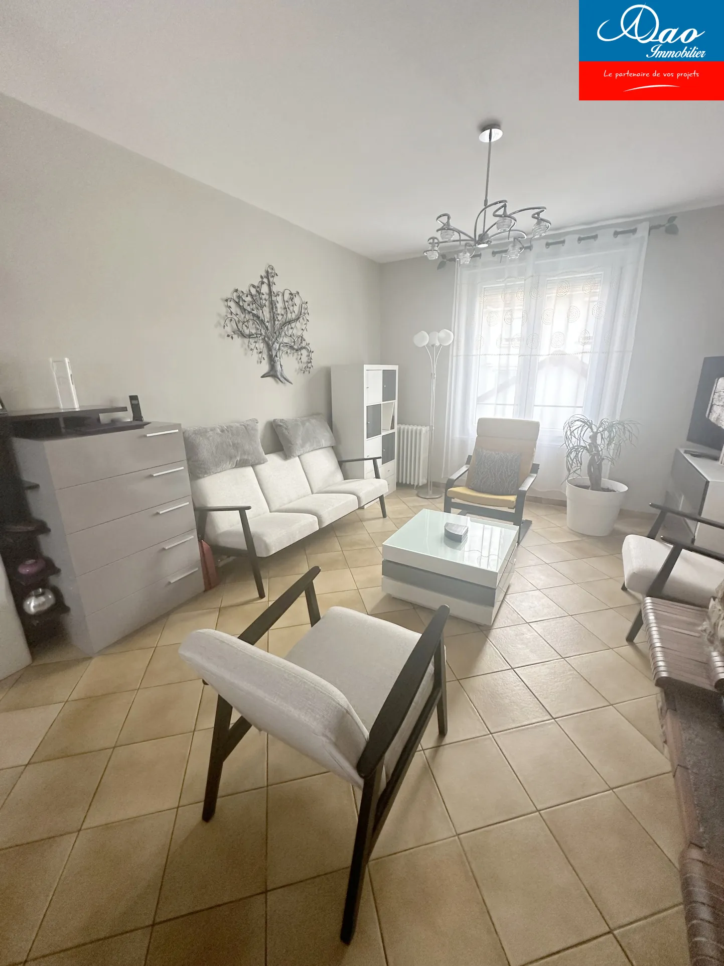 Maison familiale à Sainte Savine avec 4 chambres et dépendance 