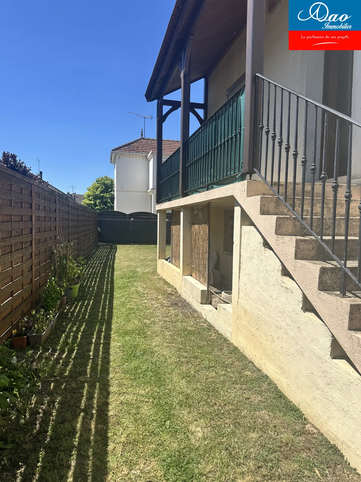 Maison familiale à Sainte Savine avec 4 chambres et dépendance 