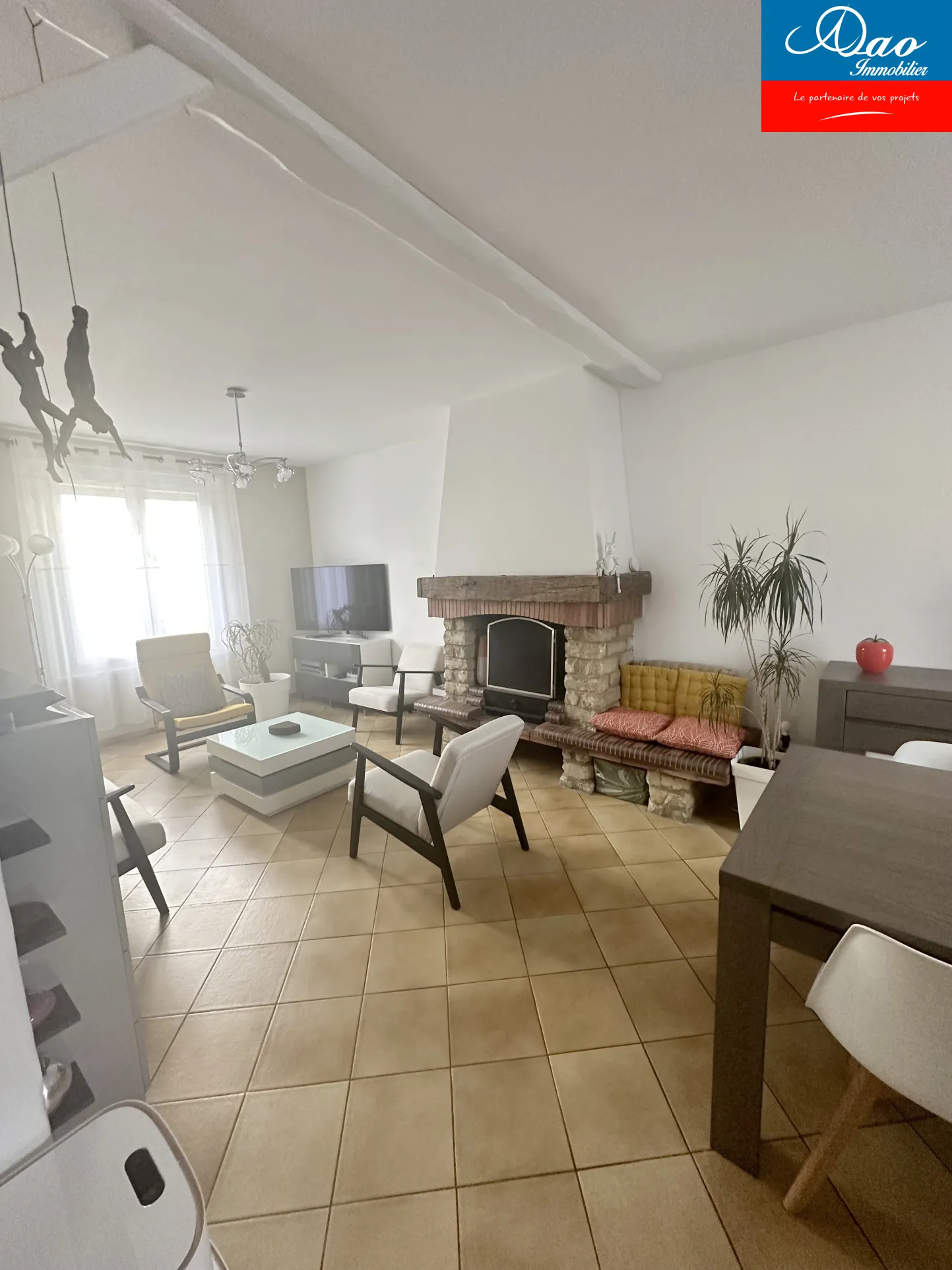 Maison familiale à Sainte Savine avec 4 chambres et dépendance 