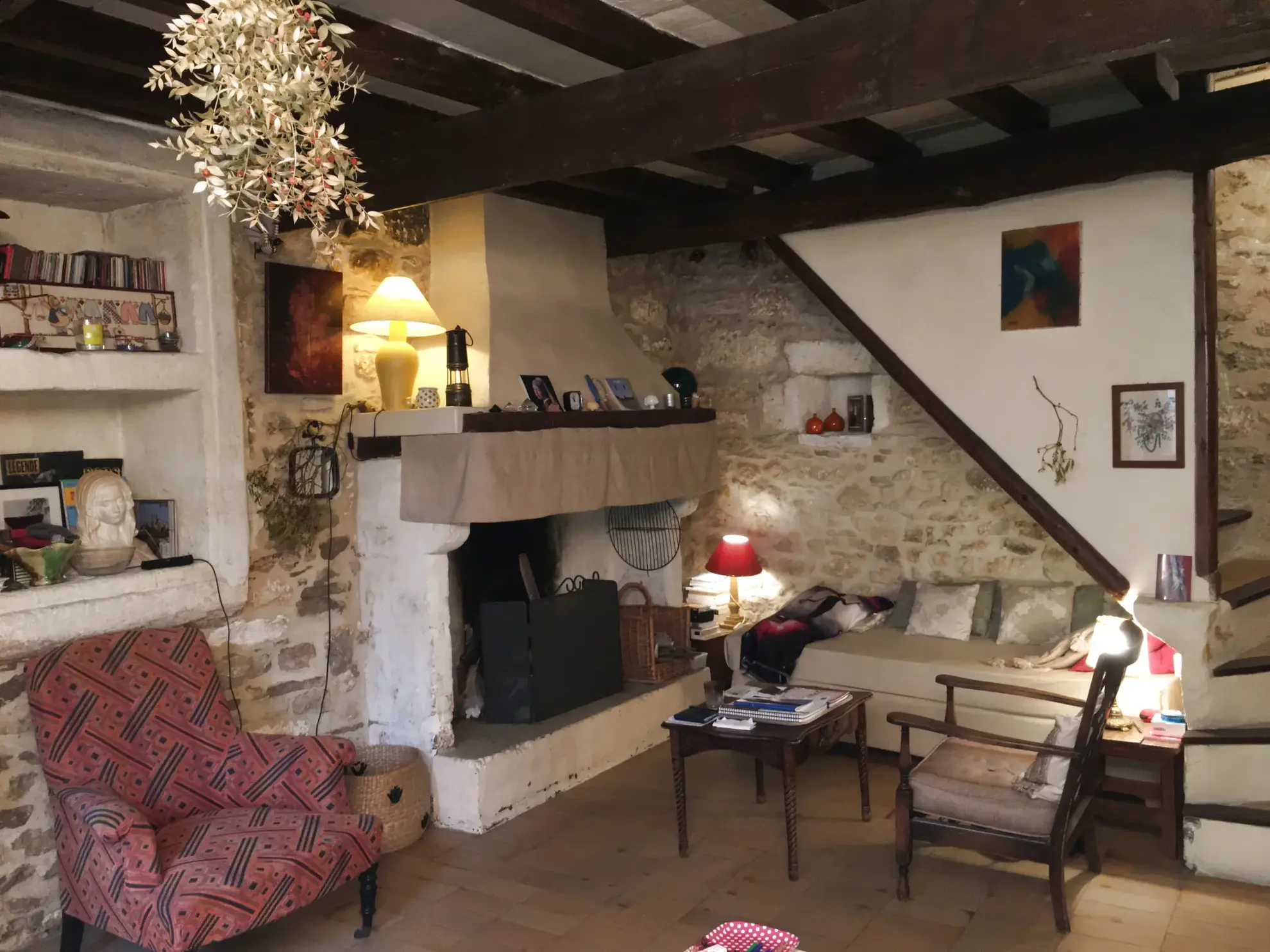 Maison de charme de 78 m² avec terrasse et garage dans le village des Angles 