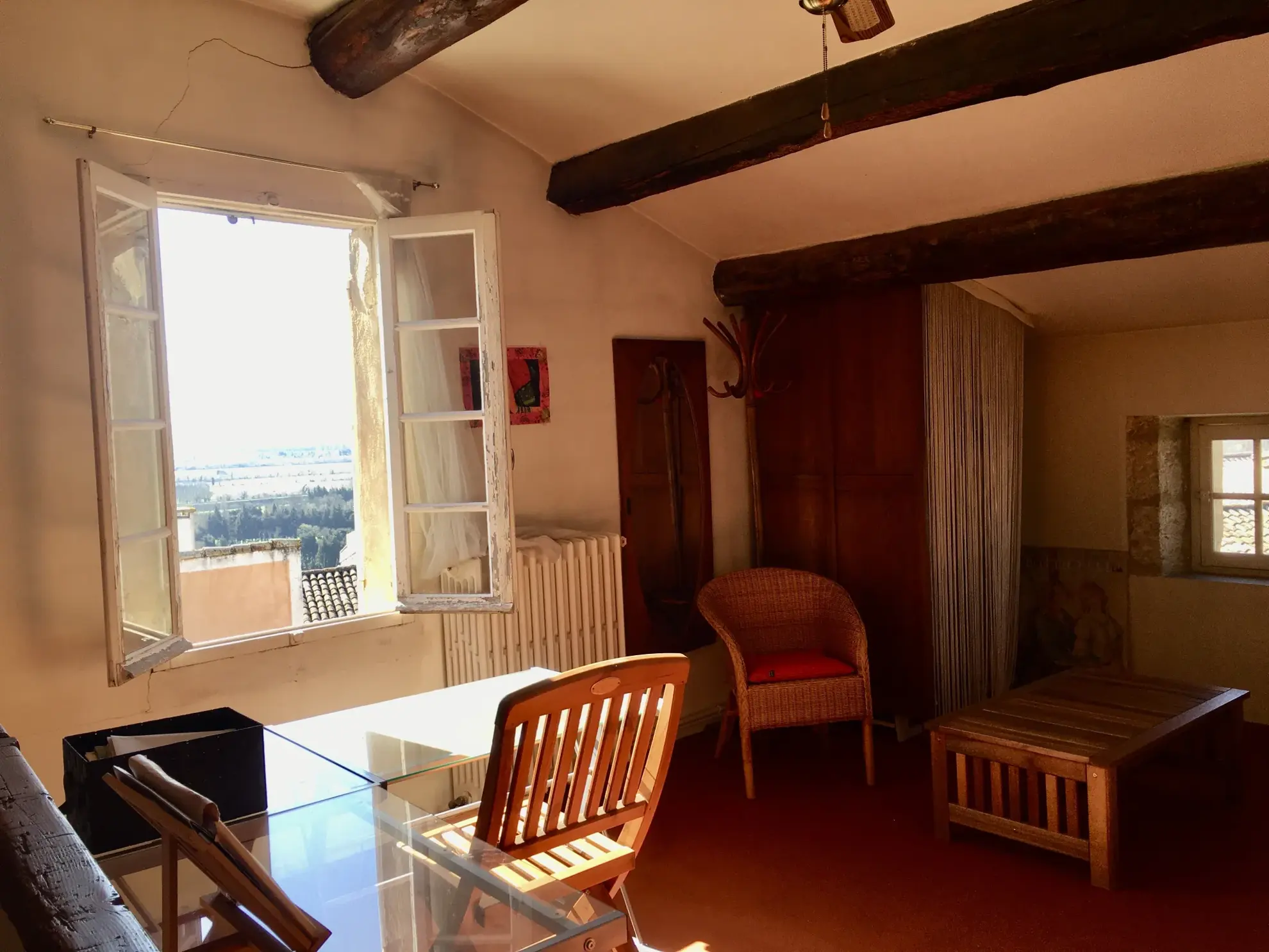 Maison de charme de 78 m² avec terrasse et garage dans le village des Angles 