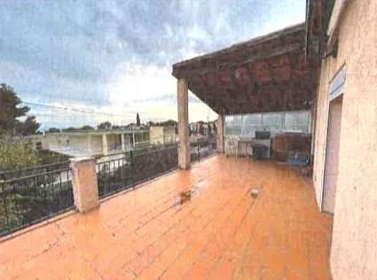 Maison à vendre à Bandol avec piscine, 4 chambres et jardin privé 