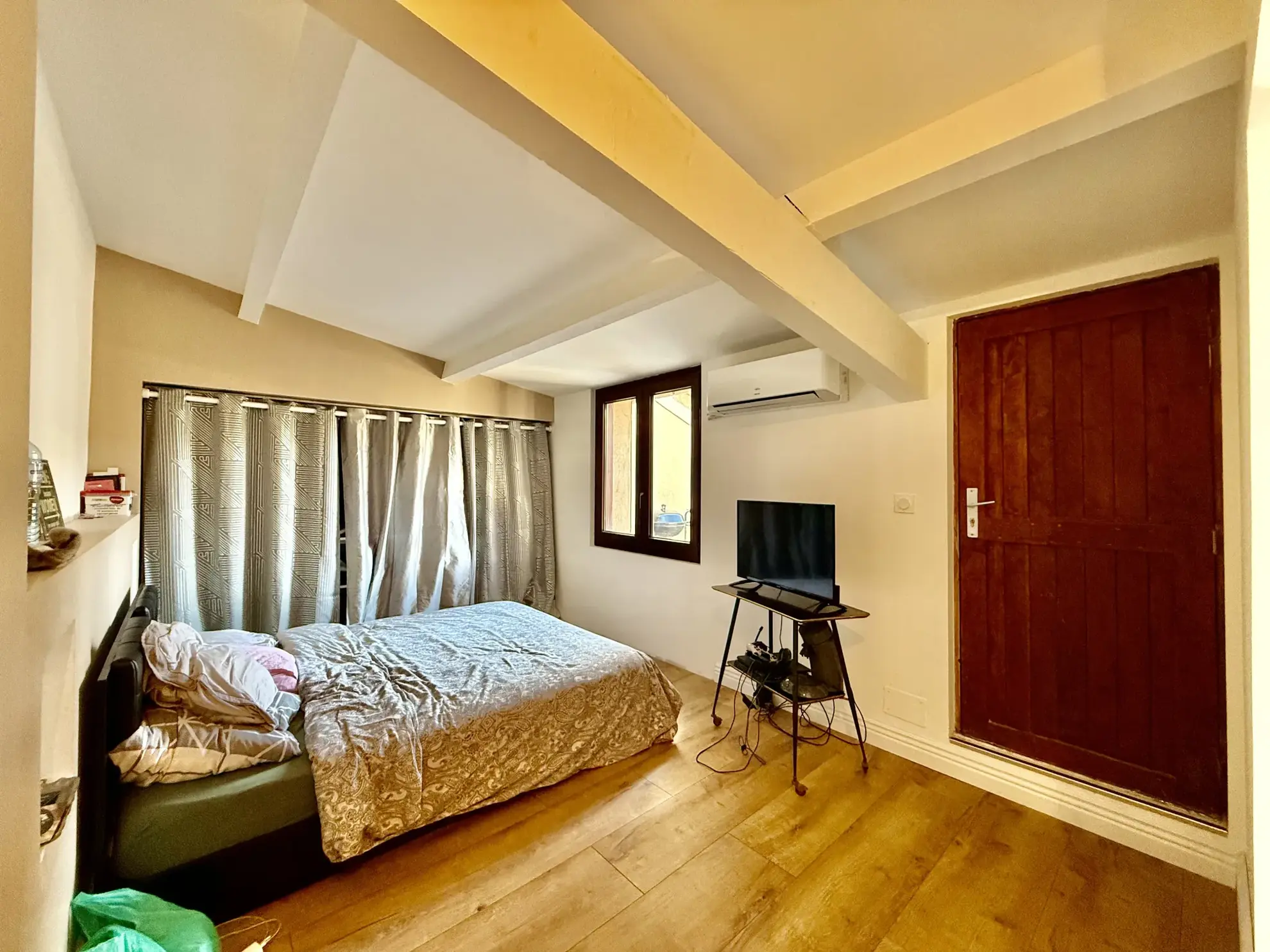 Maison de village T3 rénovée de 85 m² avec terrasse et jardin à Agde 