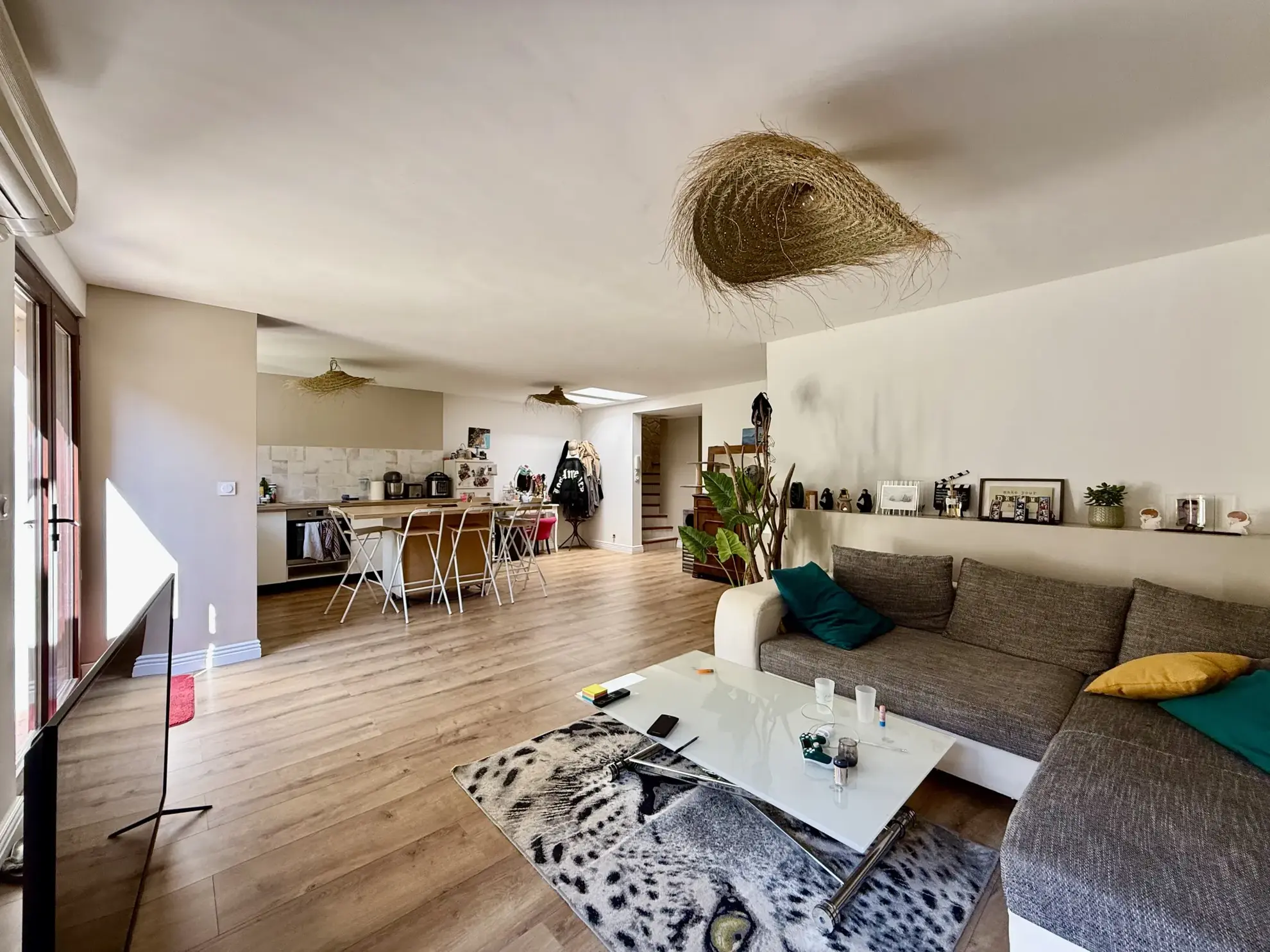 Maison de village T3 rénovée de 85 m² avec terrasse et jardin à Agde 