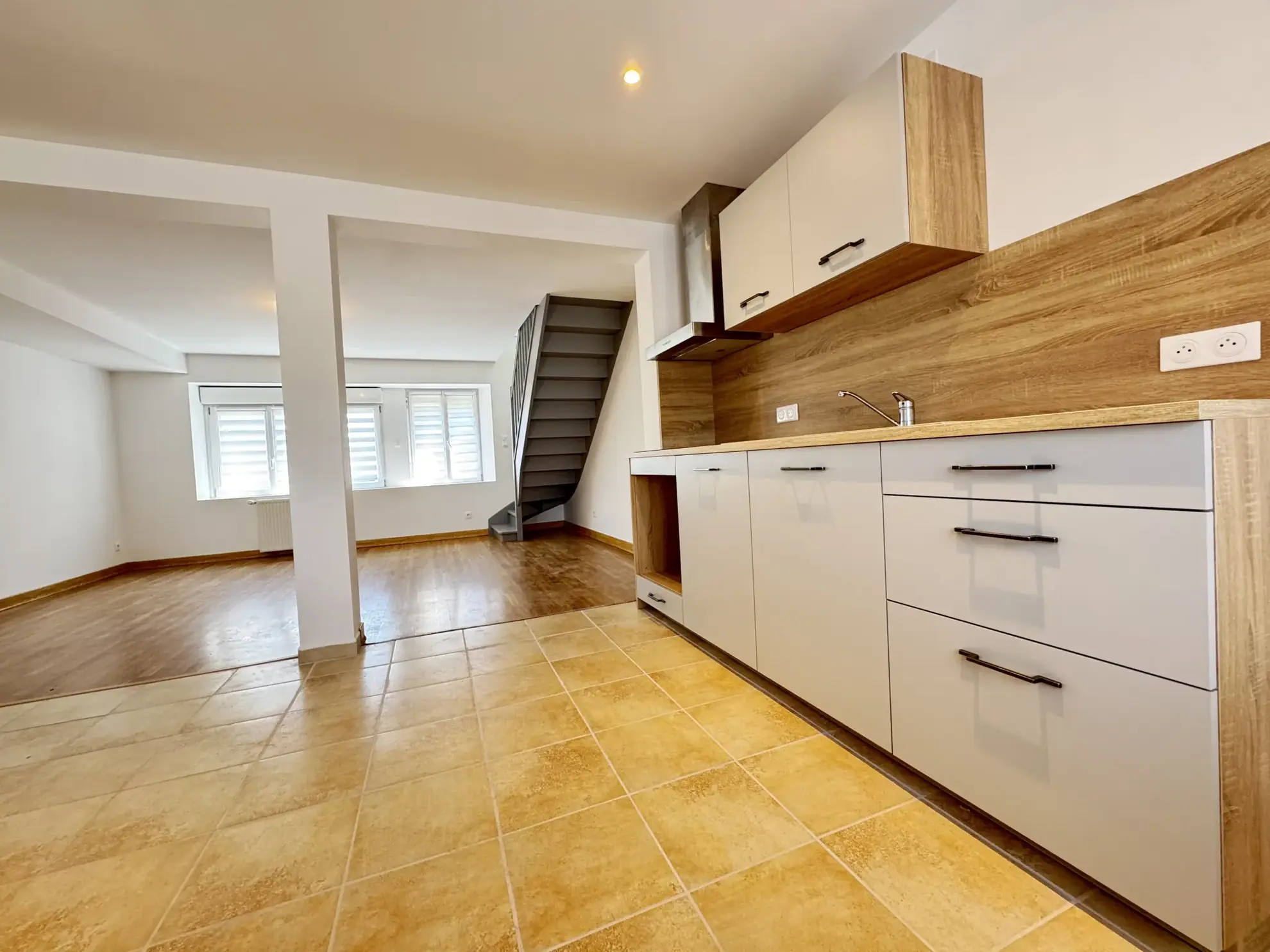 Appartement T2 bis en duplex rénové à Essert, parking privé, idéal primo-achat ou investissement 