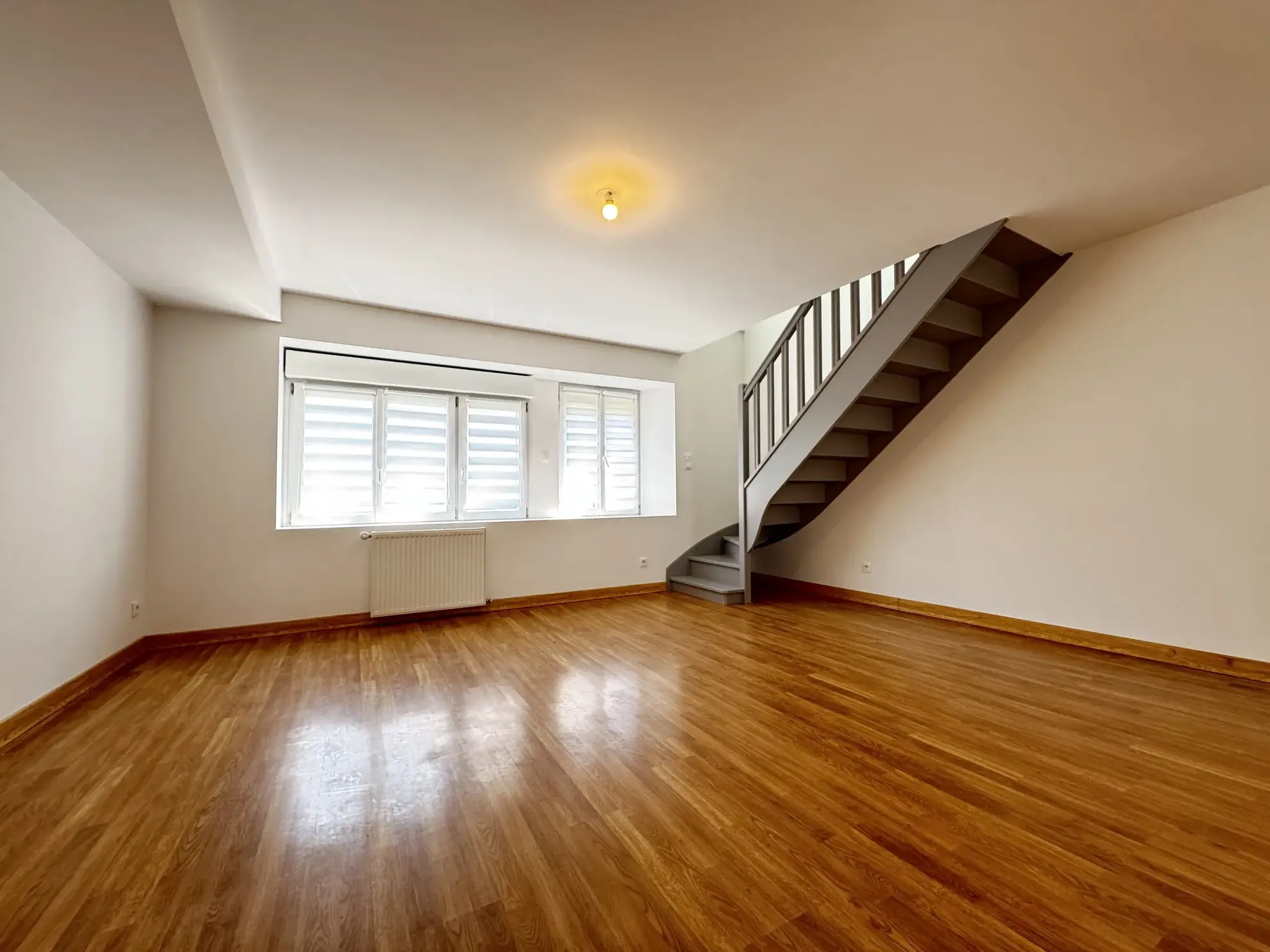 Appartement T2 bis en duplex rénové à Essert, parking privé, idéal primo-achat ou investissement 