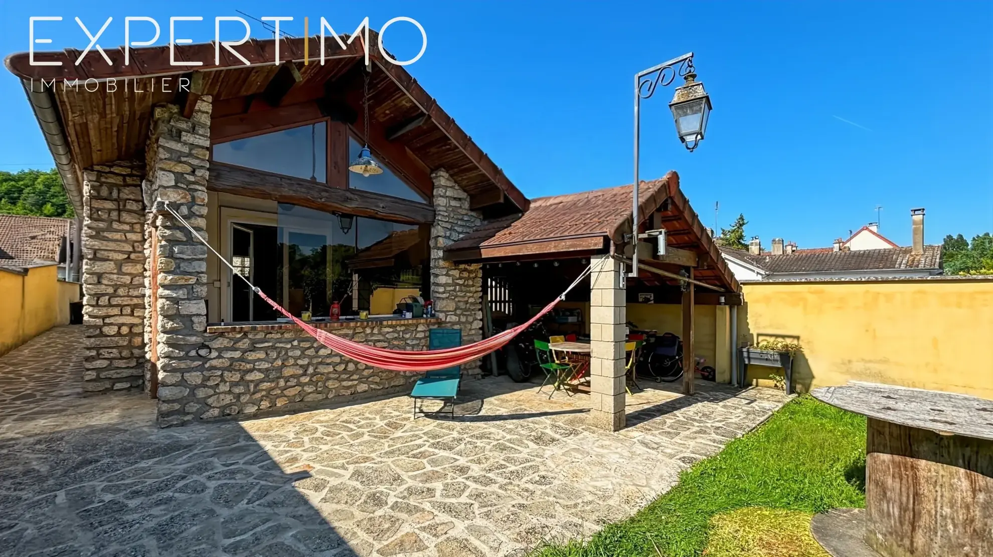 Maison Meulière de Plain-Pied avec Jardin à Étampes - 3 Chambres 