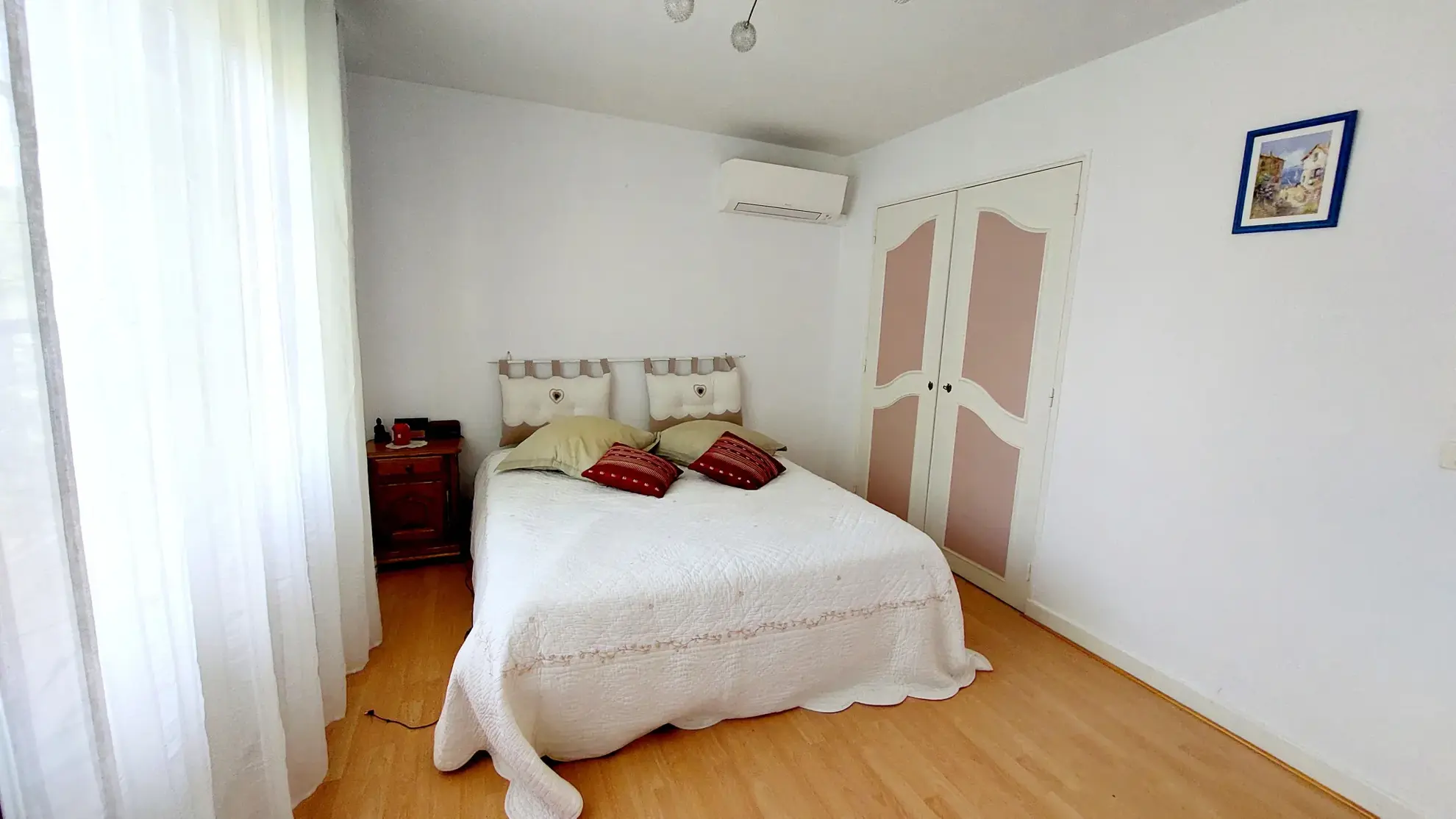 Maison familiale de 168 m² avec jardin, garages et deux logements proche de La Reole 