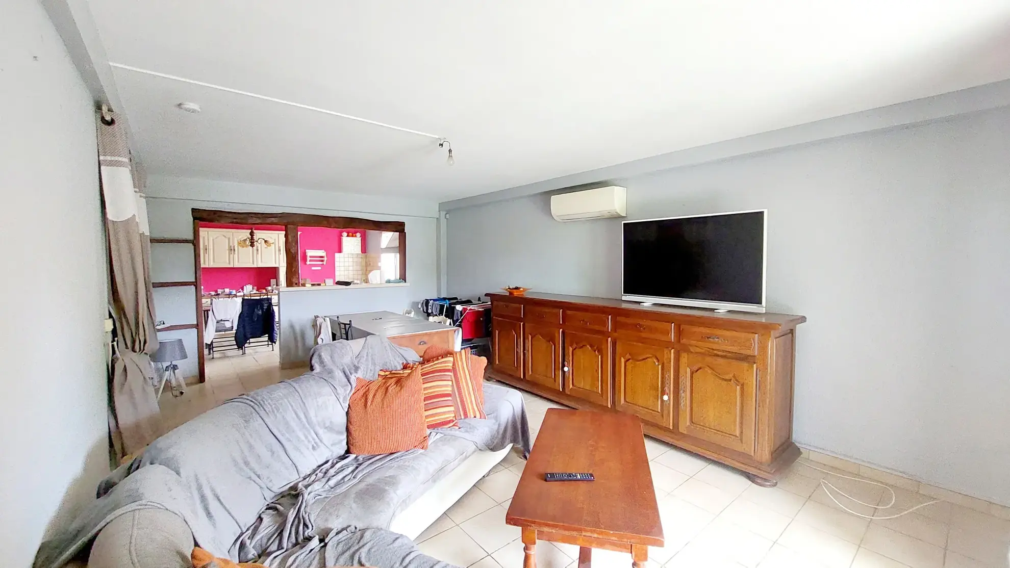 Maison familiale de 168 m² avec jardin, garages et deux logements proche de La Reole 