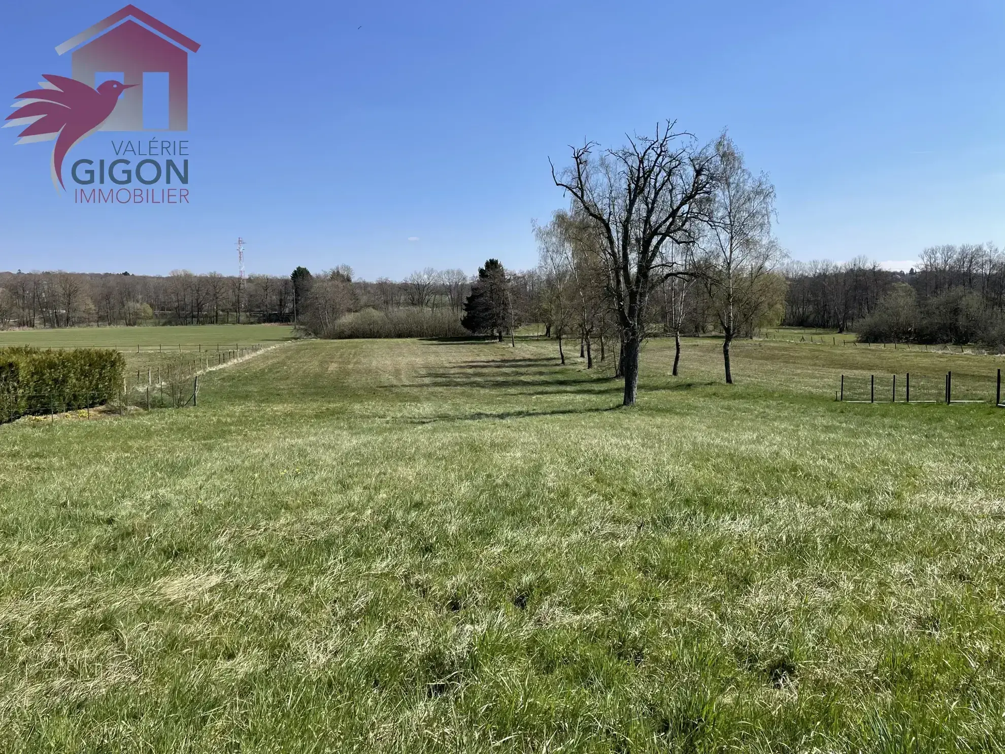 Superbe terrain constructible proche Fontaine de 12,96 ares avec vue dégagée 