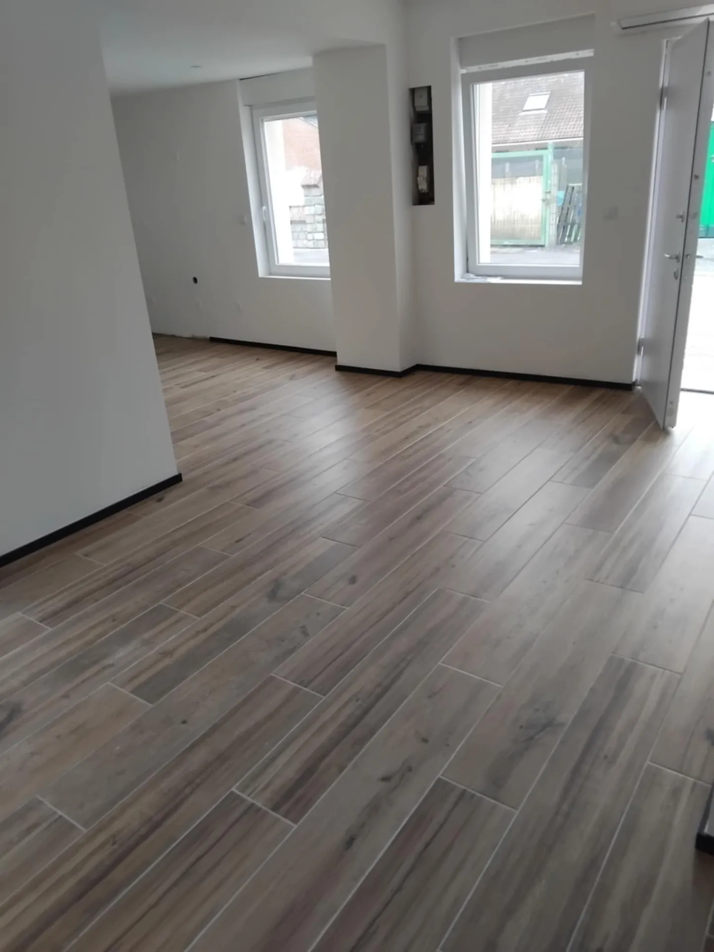 Maison de plain-pied rénovée à Hénin-Beaumont avec jardin et garage 