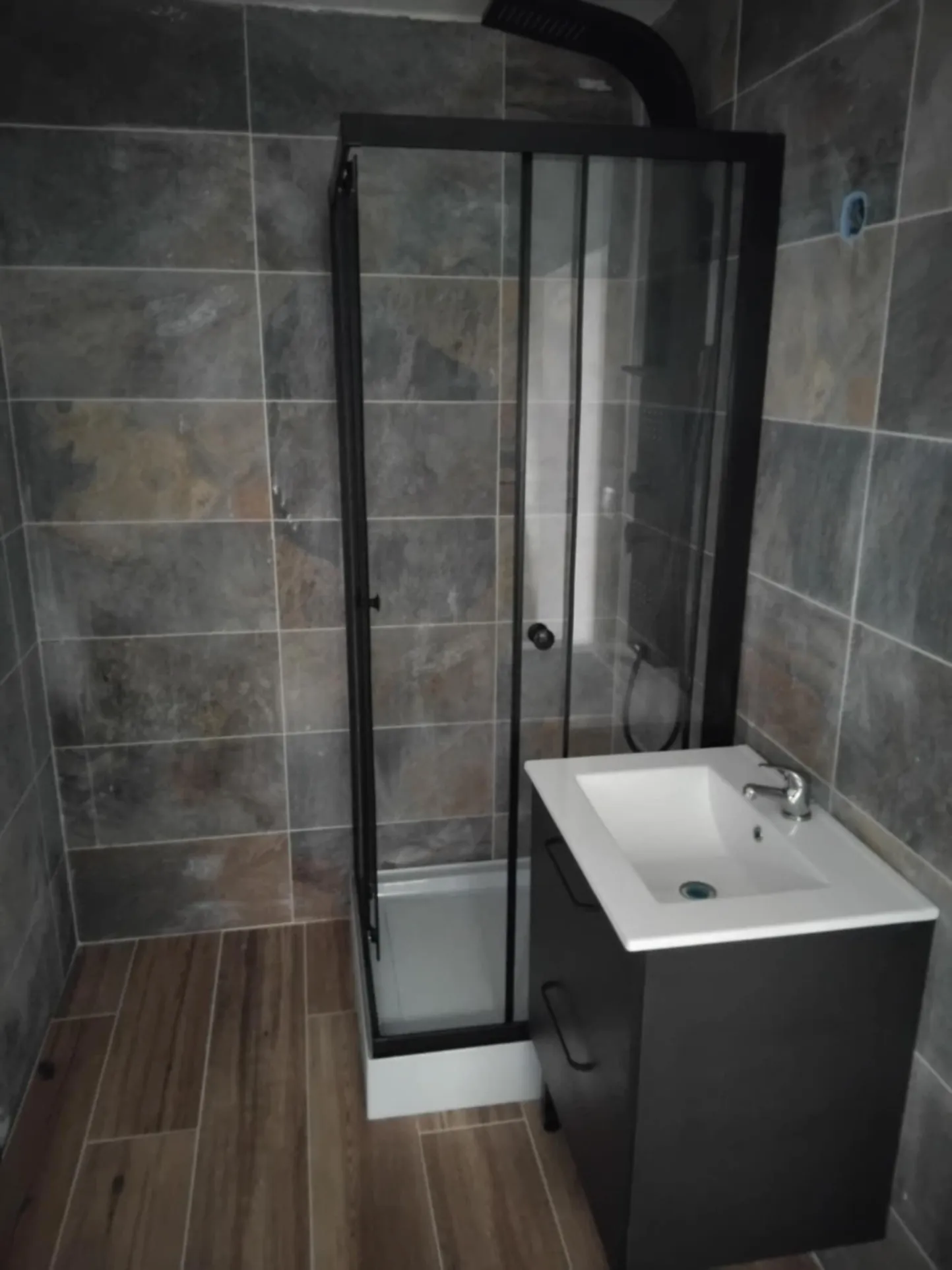 Maison de plain-pied rénovée à Hénin-Beaumont avec jardin et garage 