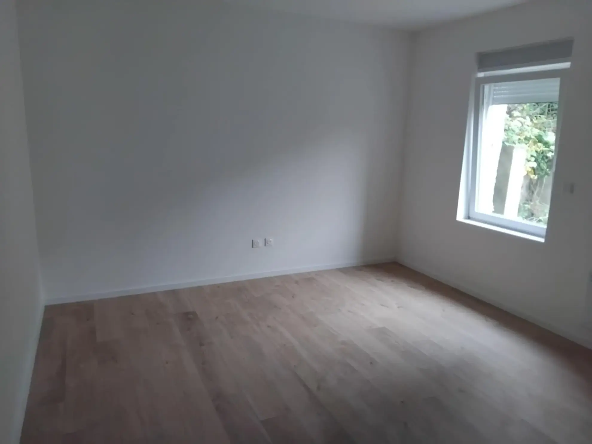 Maison de plain-pied rénovée à Hénin-Beaumont avec jardin et garage 