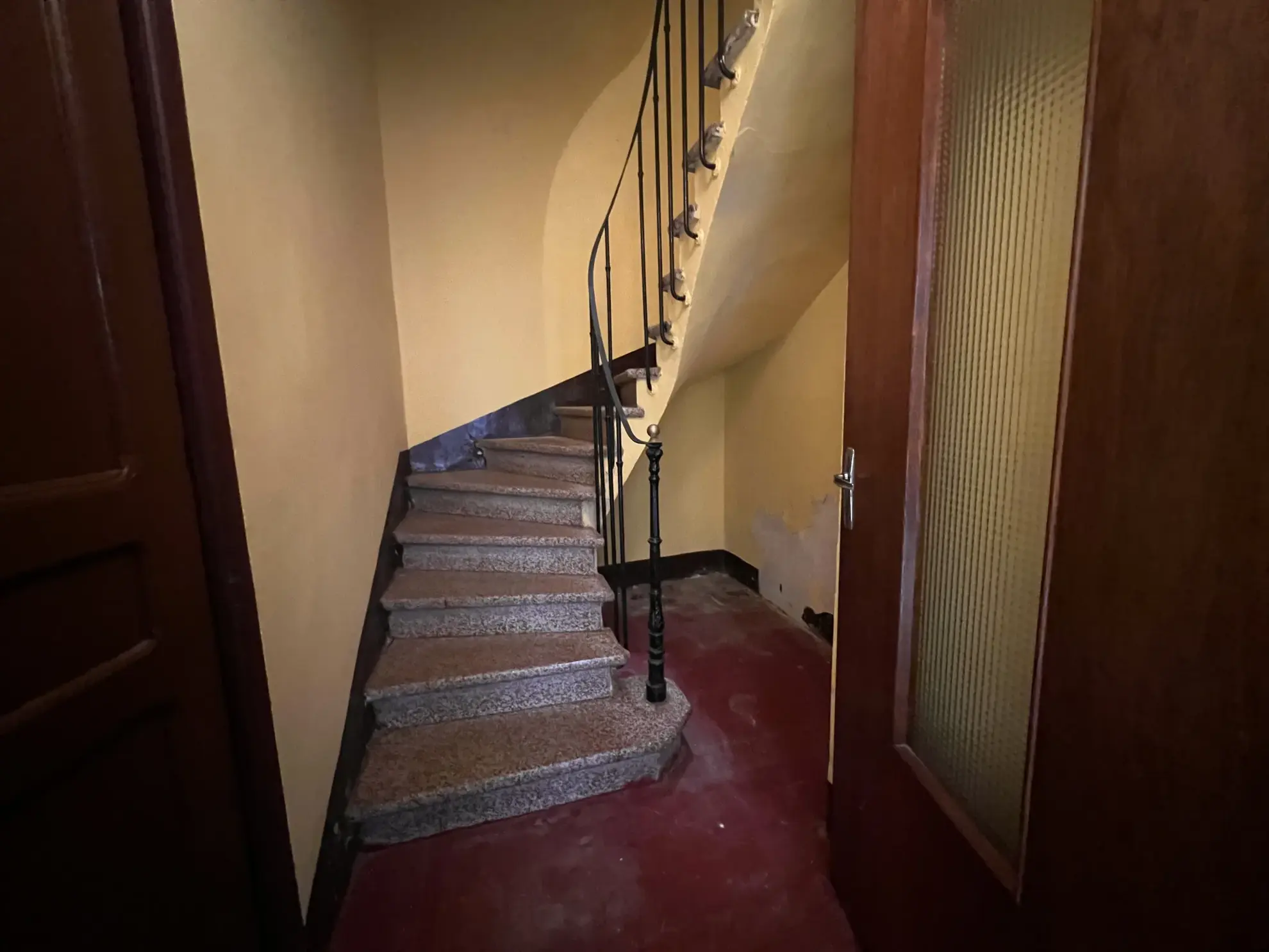 Maison de village à rénover avec terrasse à Arles-sur-Tech - Opportunité d'investissement 