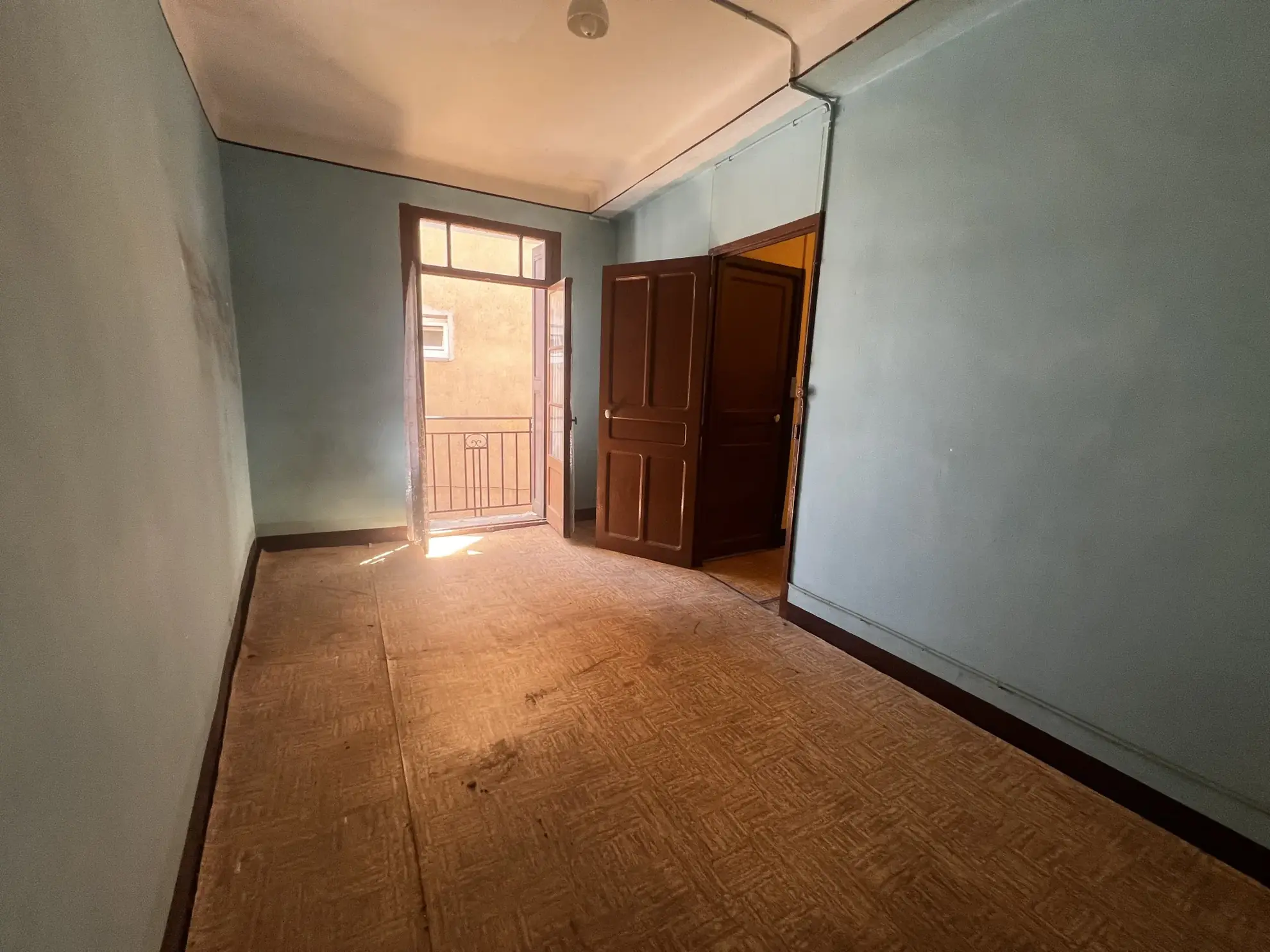 Maison de village à rénover avec terrasse à Arles-sur-Tech - Opportunité d'investissement 