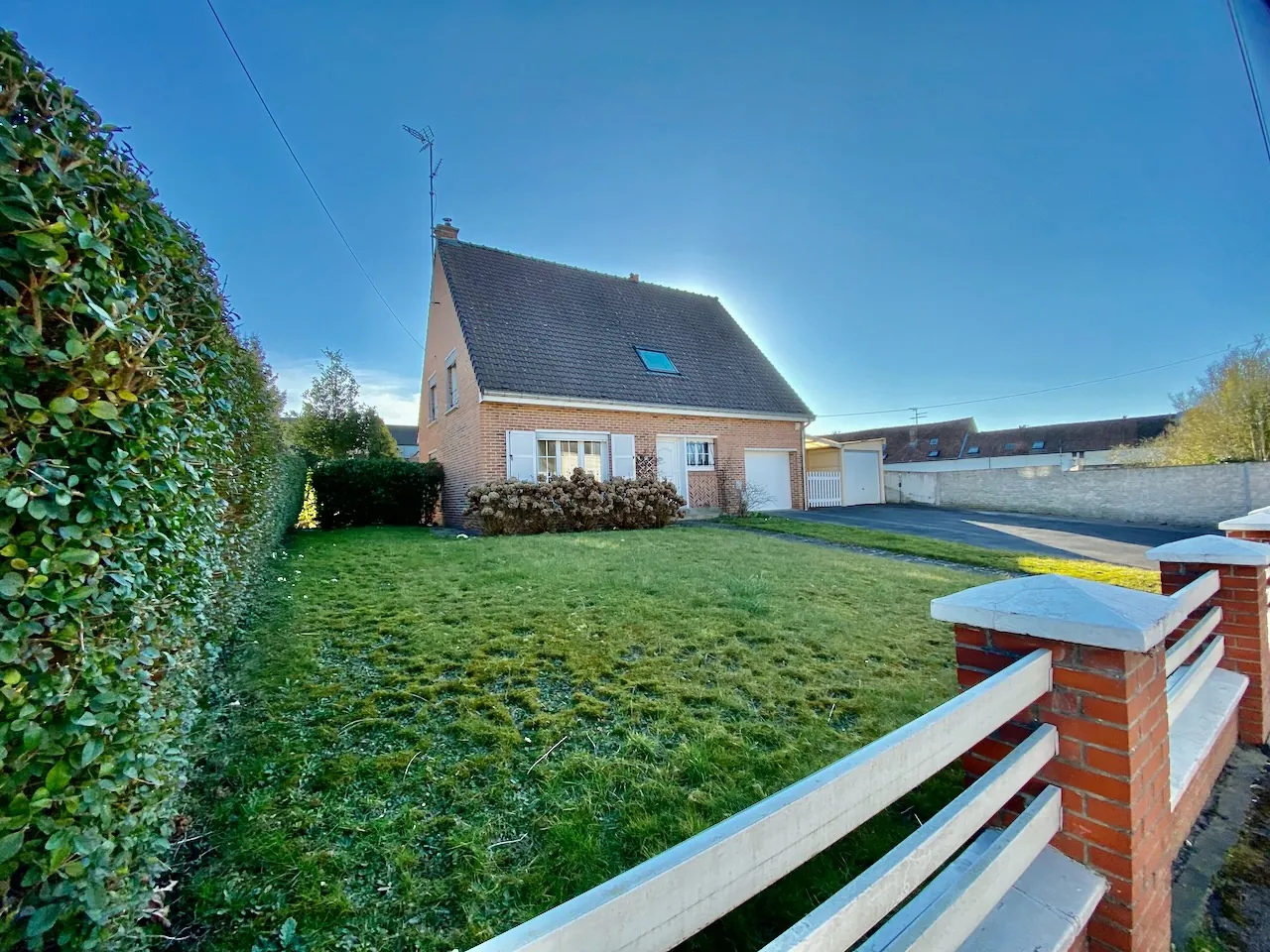 Maison à vendre à Maubeuge proche centre-ville avec garage et terrasse 