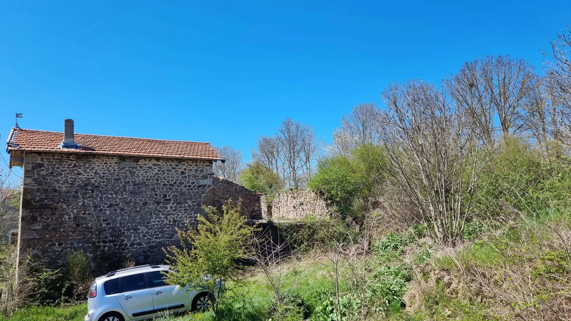 Ancienne ferme à rénover avec vue panoramique dans le Plateau Ardéchois 