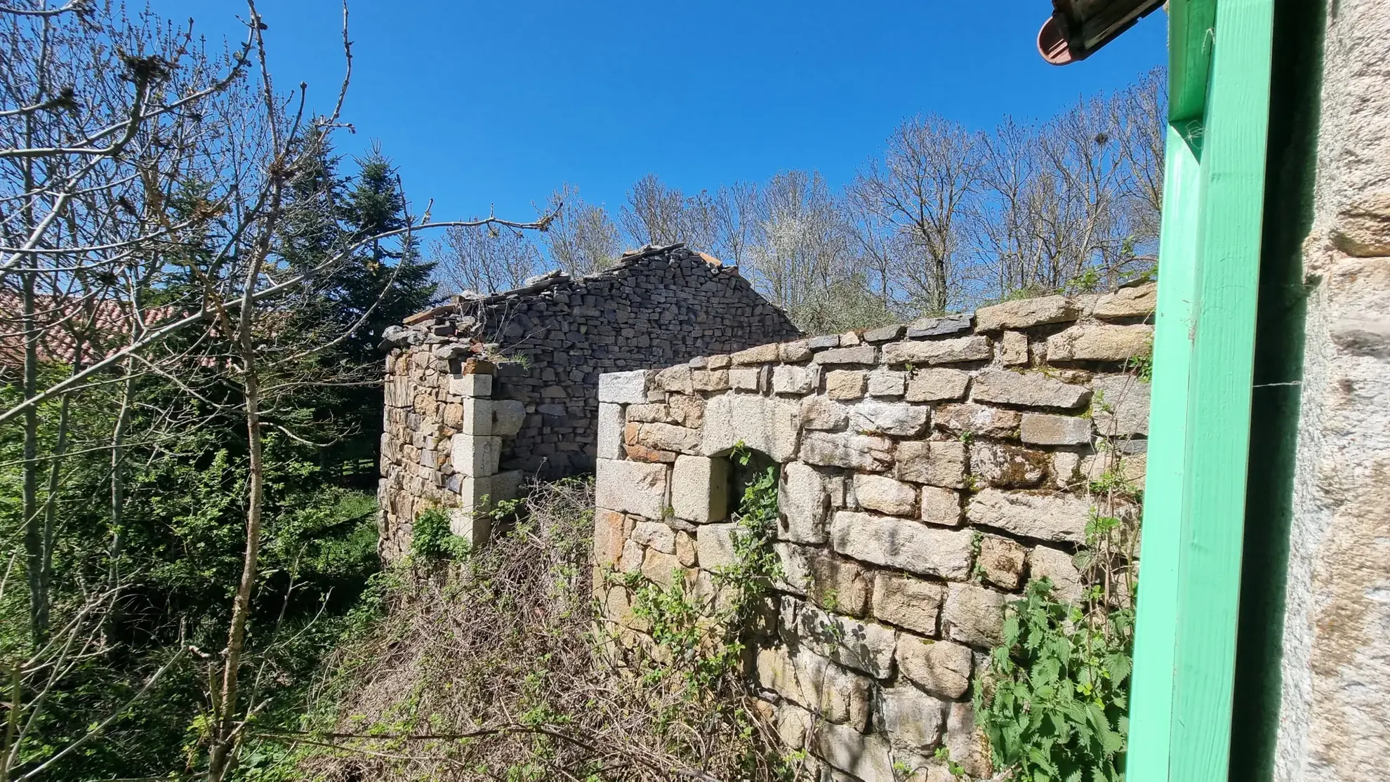 Ancienne ferme à rénover avec vue panoramique dans le Plateau Ardéchois 