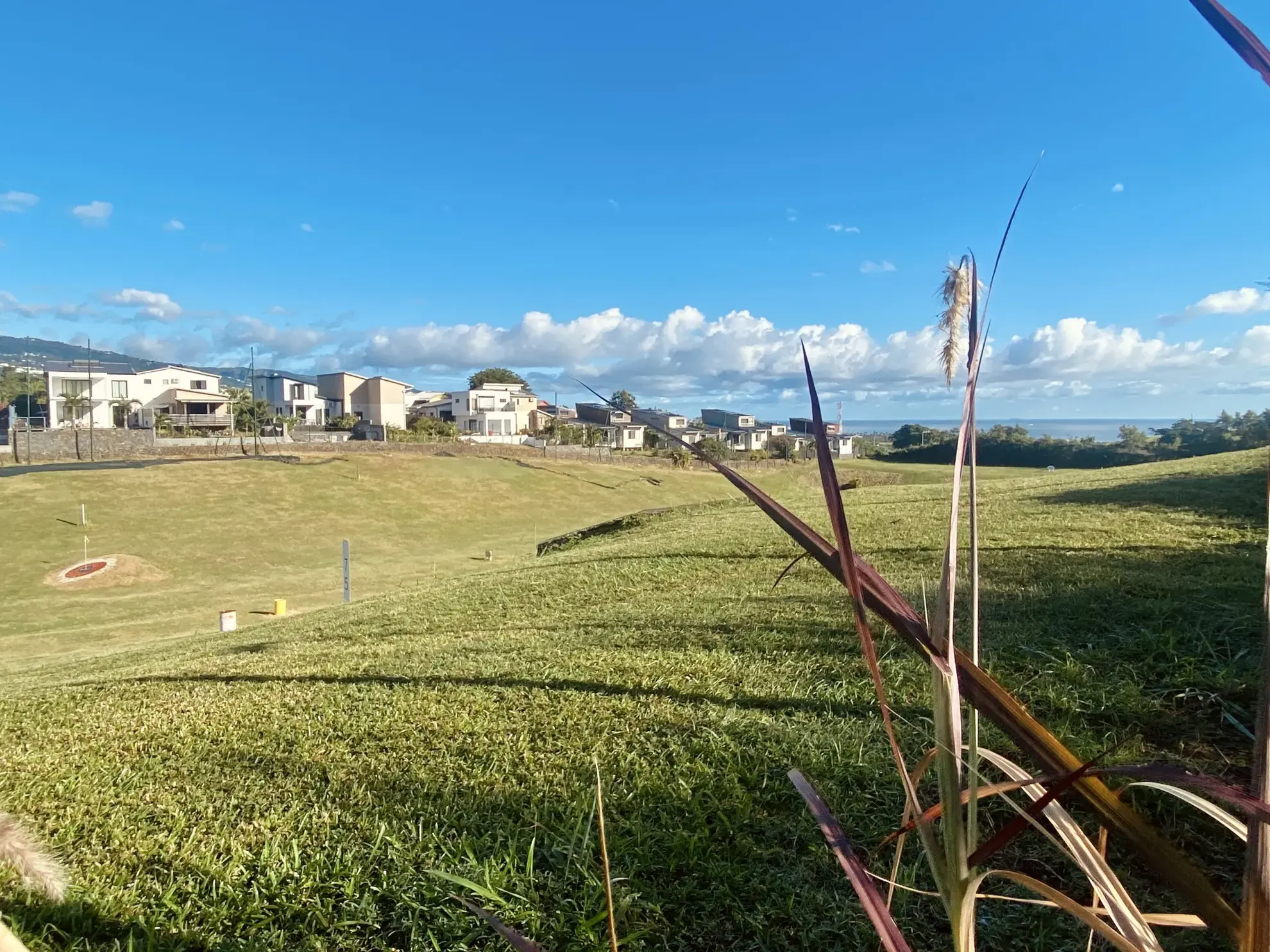 Terrain constructible de 298 m² à Ste Marie - Le Hameau, Beauséjour 