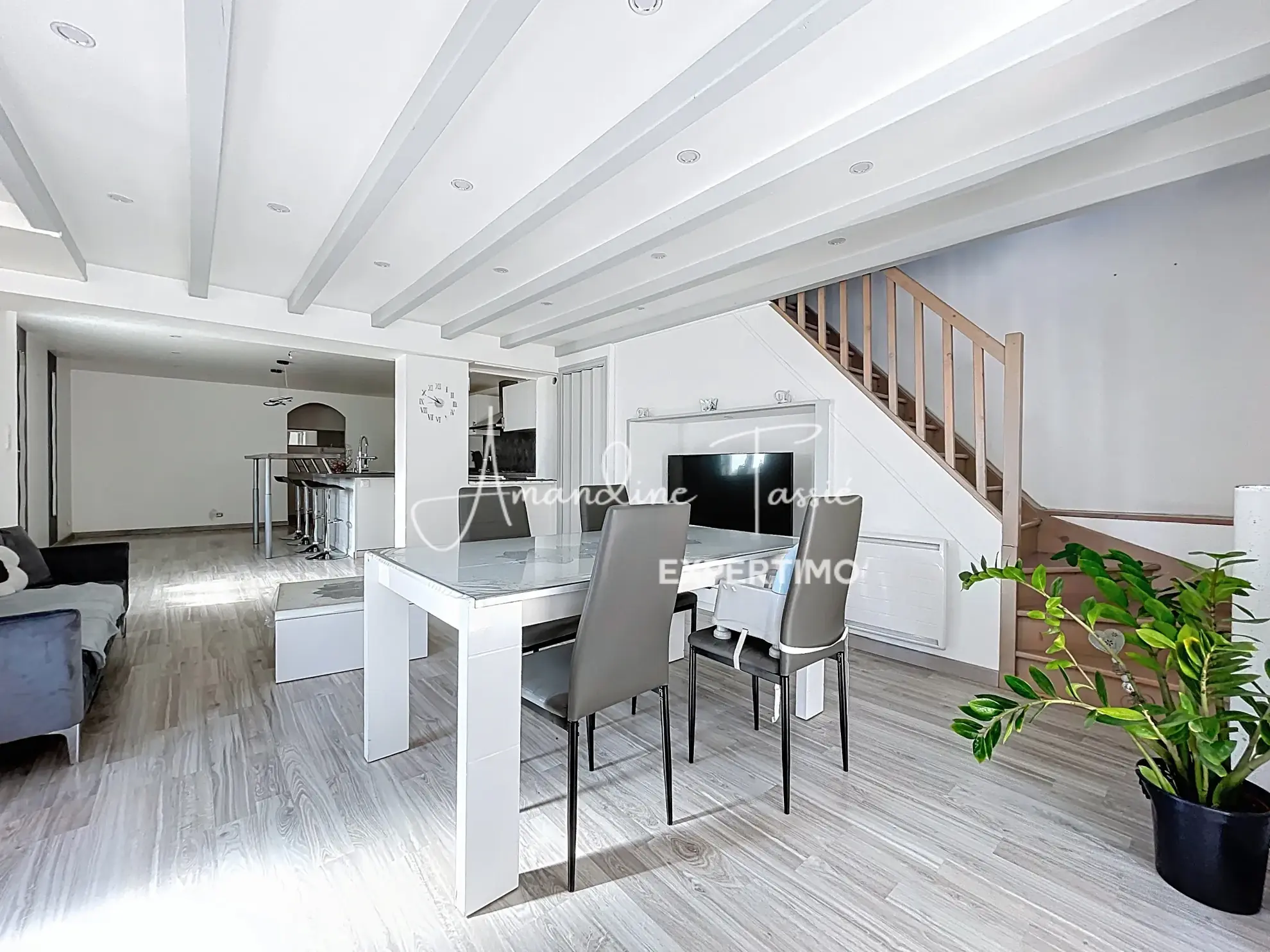 Maison à Nant avec vue sur le roc Nantais, 3 chambres, jardin, confort moderne 