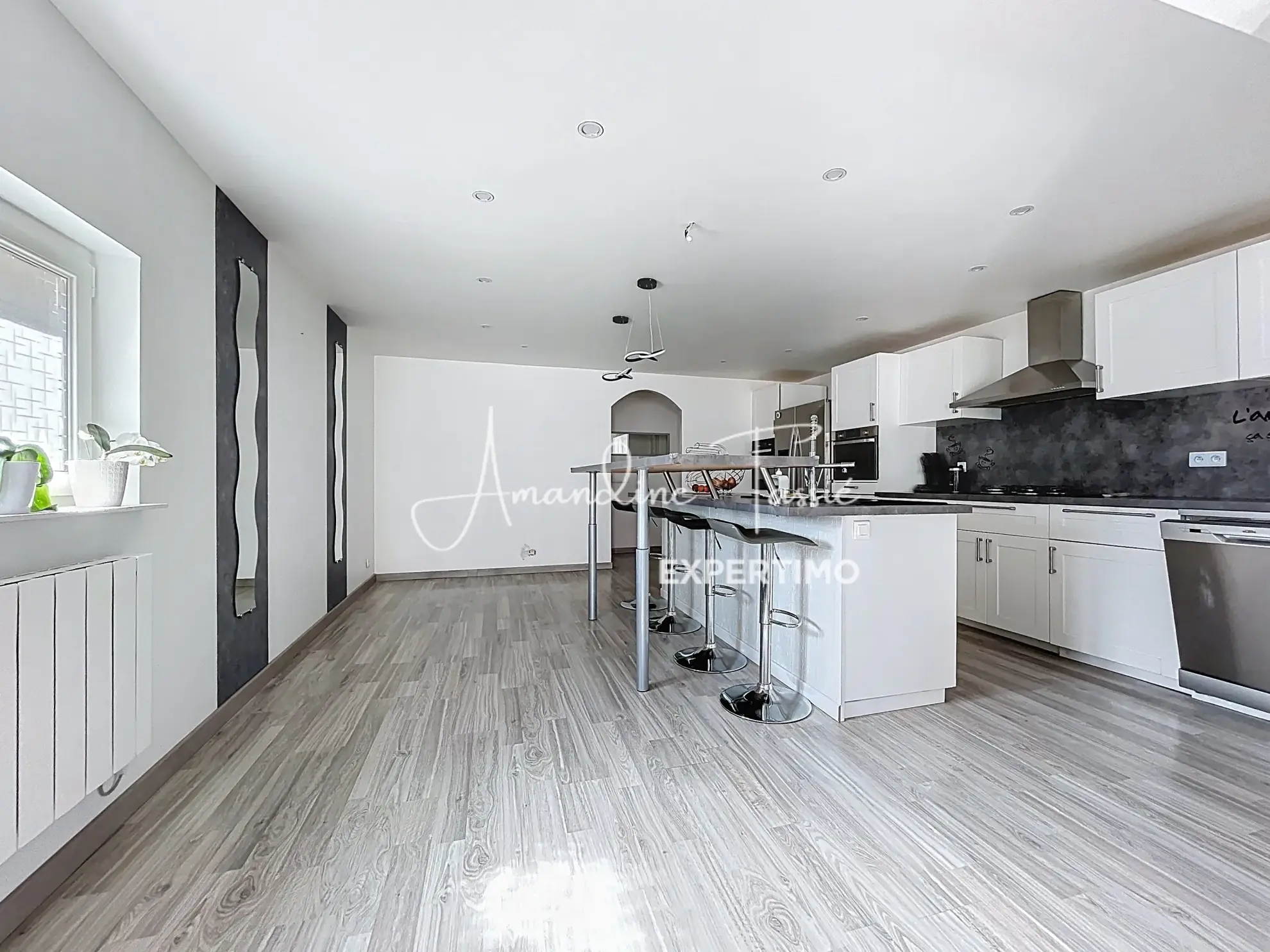 Maison à Nant avec vue sur le roc Nantais, 3 chambres, jardin, confort moderne 