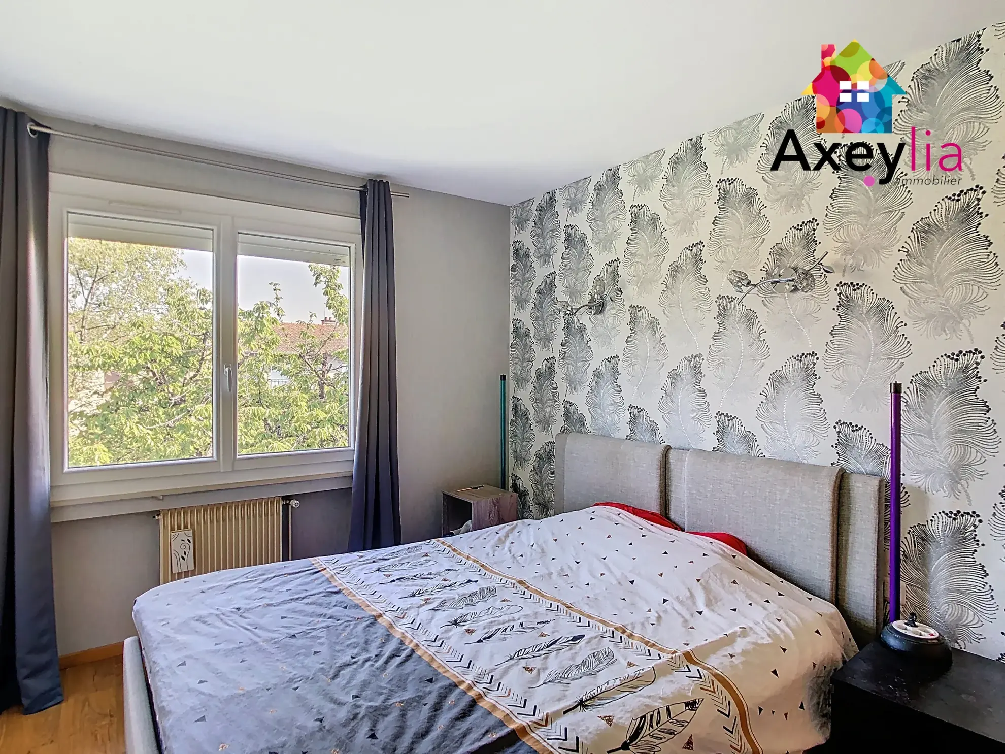 Maison familiale à Roanne avec 4 chambres, terrasse et grand terrain proche commodités 